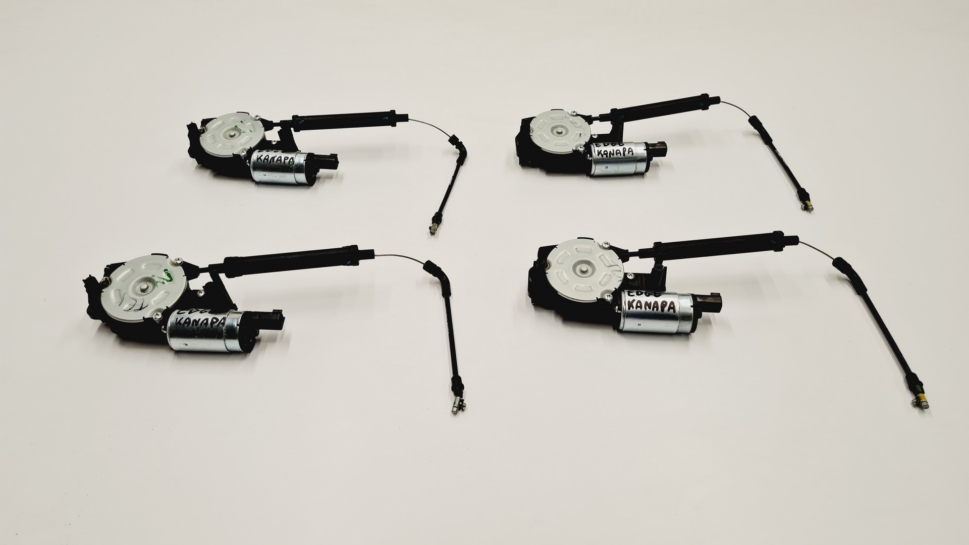 SILNICZEK KANAPY PRAWY LEWY FORD EDGE MK2 Car type 4x4 SUV