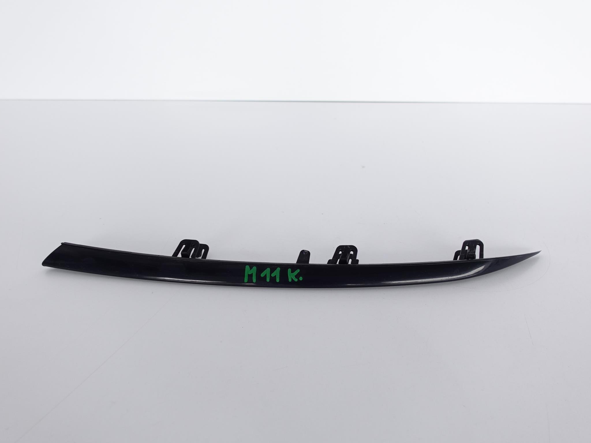 A1768854700 - MERCEDES W176 A45 AMG передній лівий спойлер