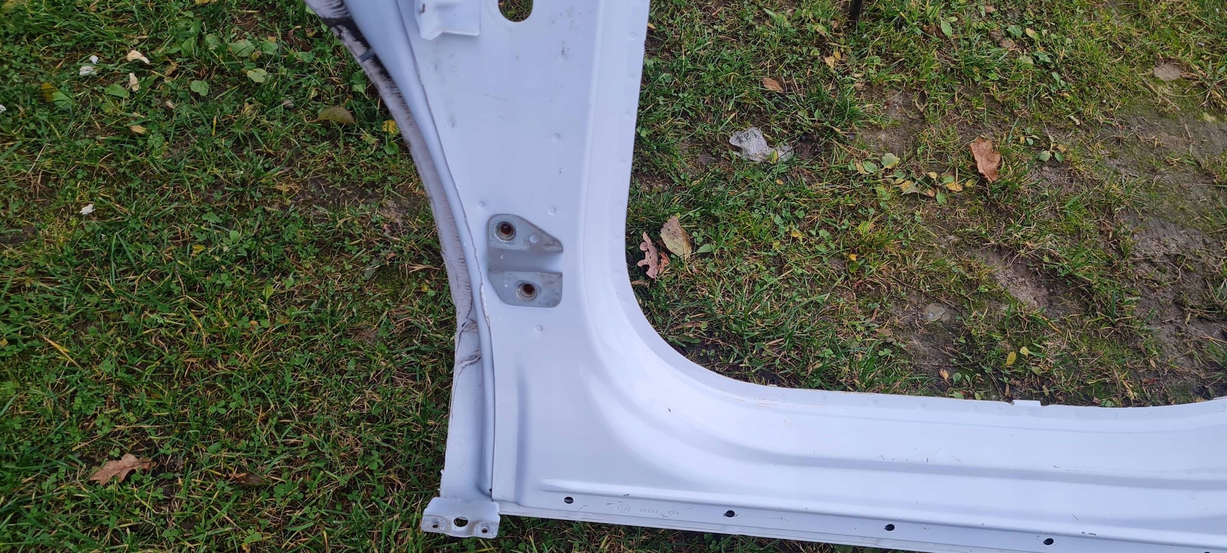 Chrysler Pacifica 2022 pillar side threshold of the threshold left quarter left PW7