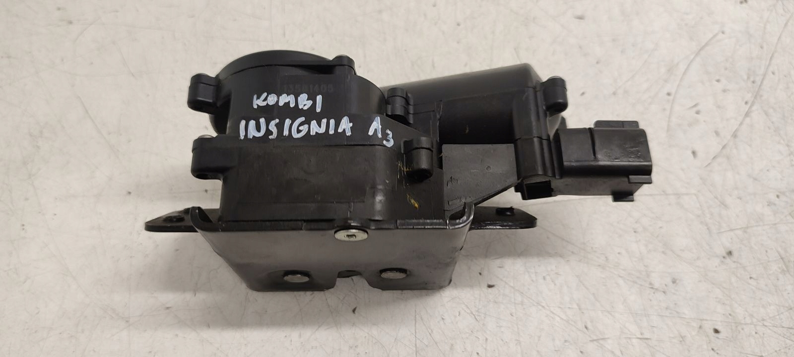 lock bonnet boot Opel Insignia A 2,0 CDTI