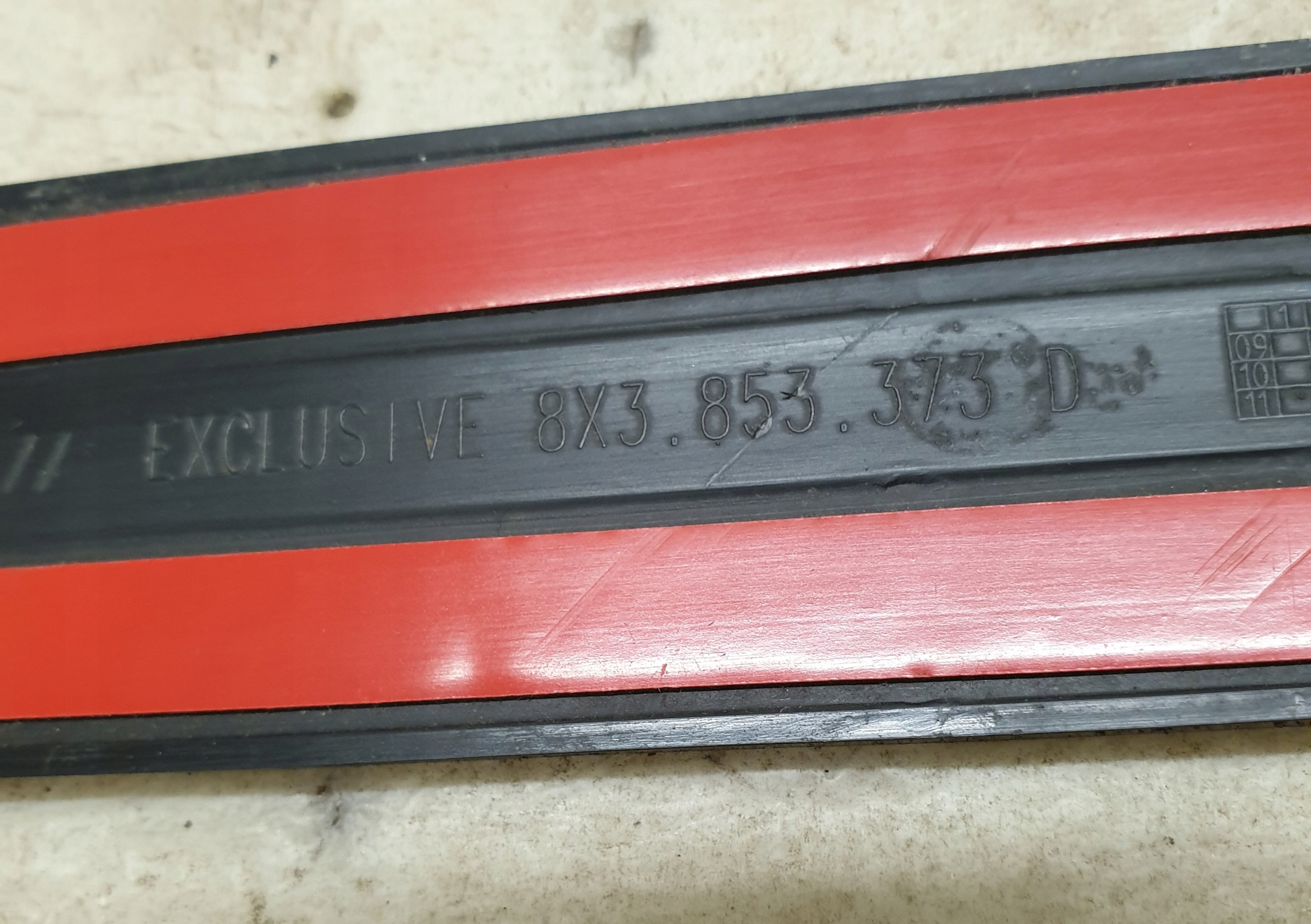 Audi A1 молдинг порога левый