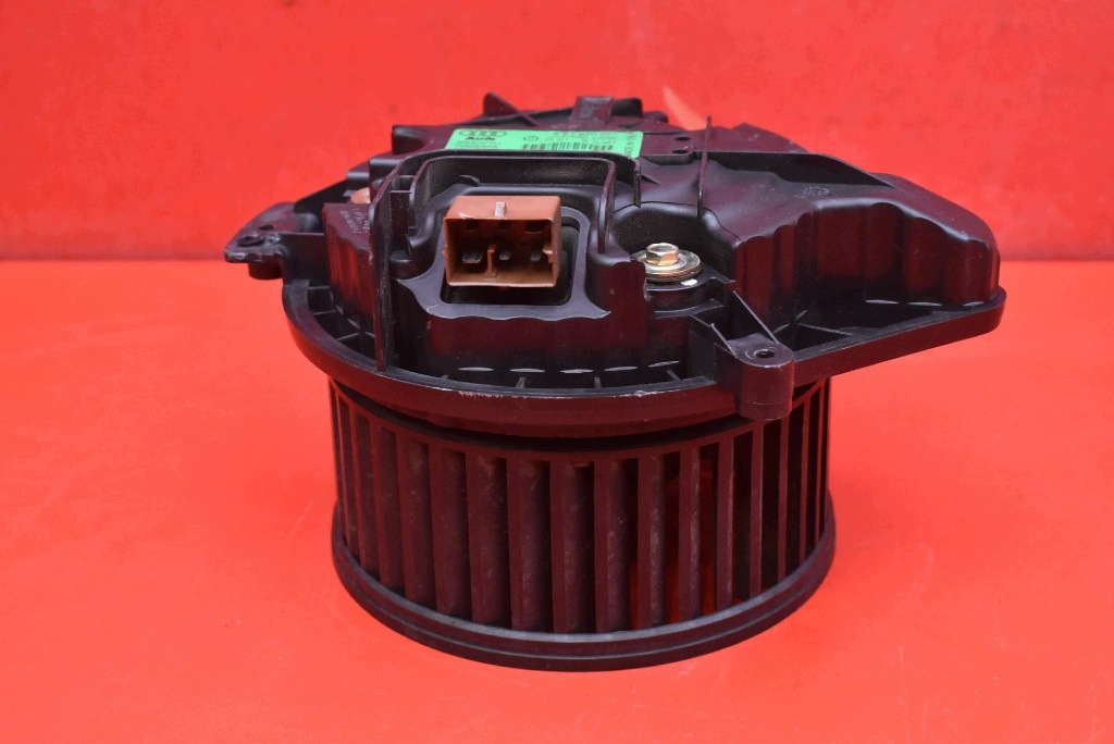 DMUCHAWA Lüfter des lüfters EU 8E1820021 AUDI A4 B6 00-05