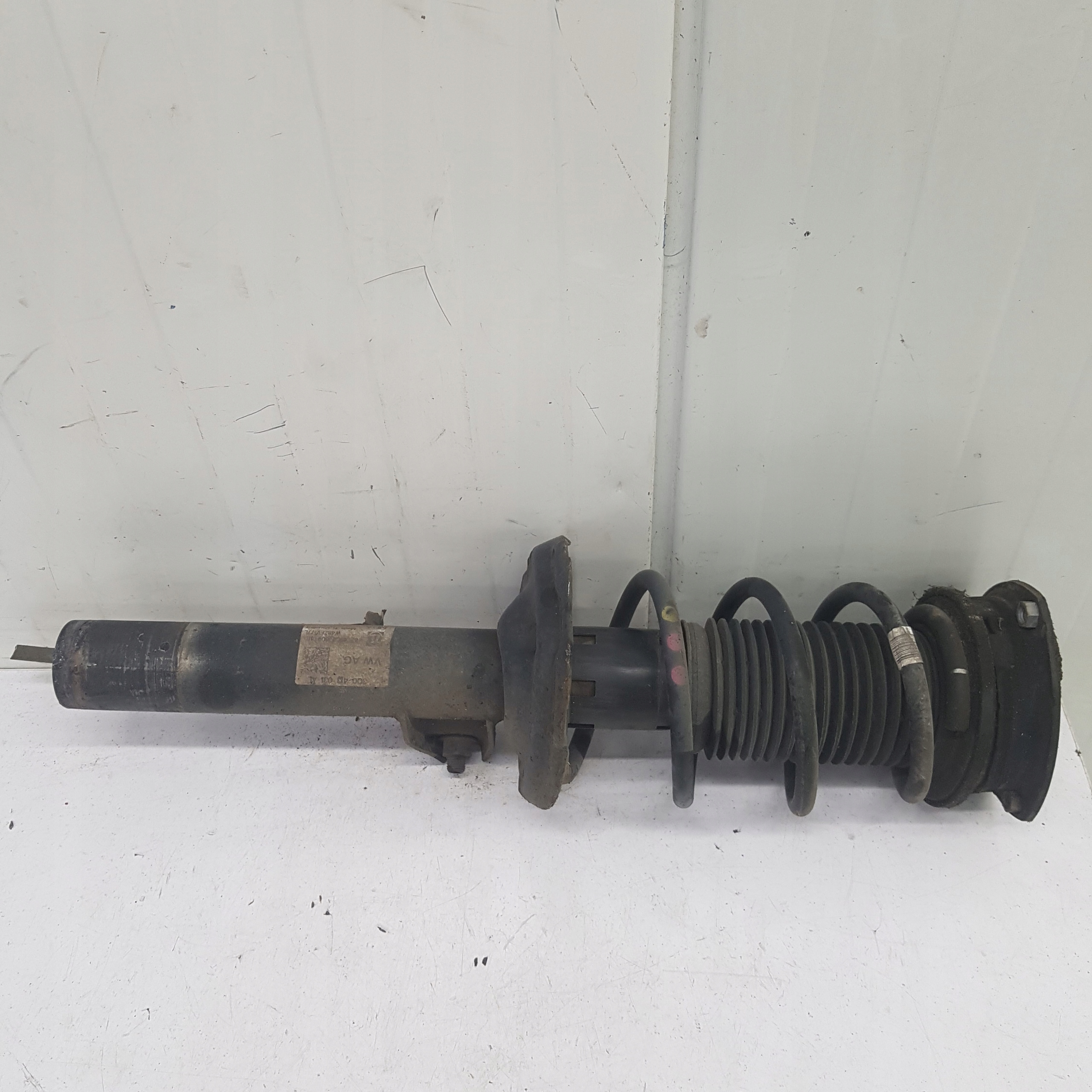 MCPERSON left front front VOLKSWAGEN PASSAT B8