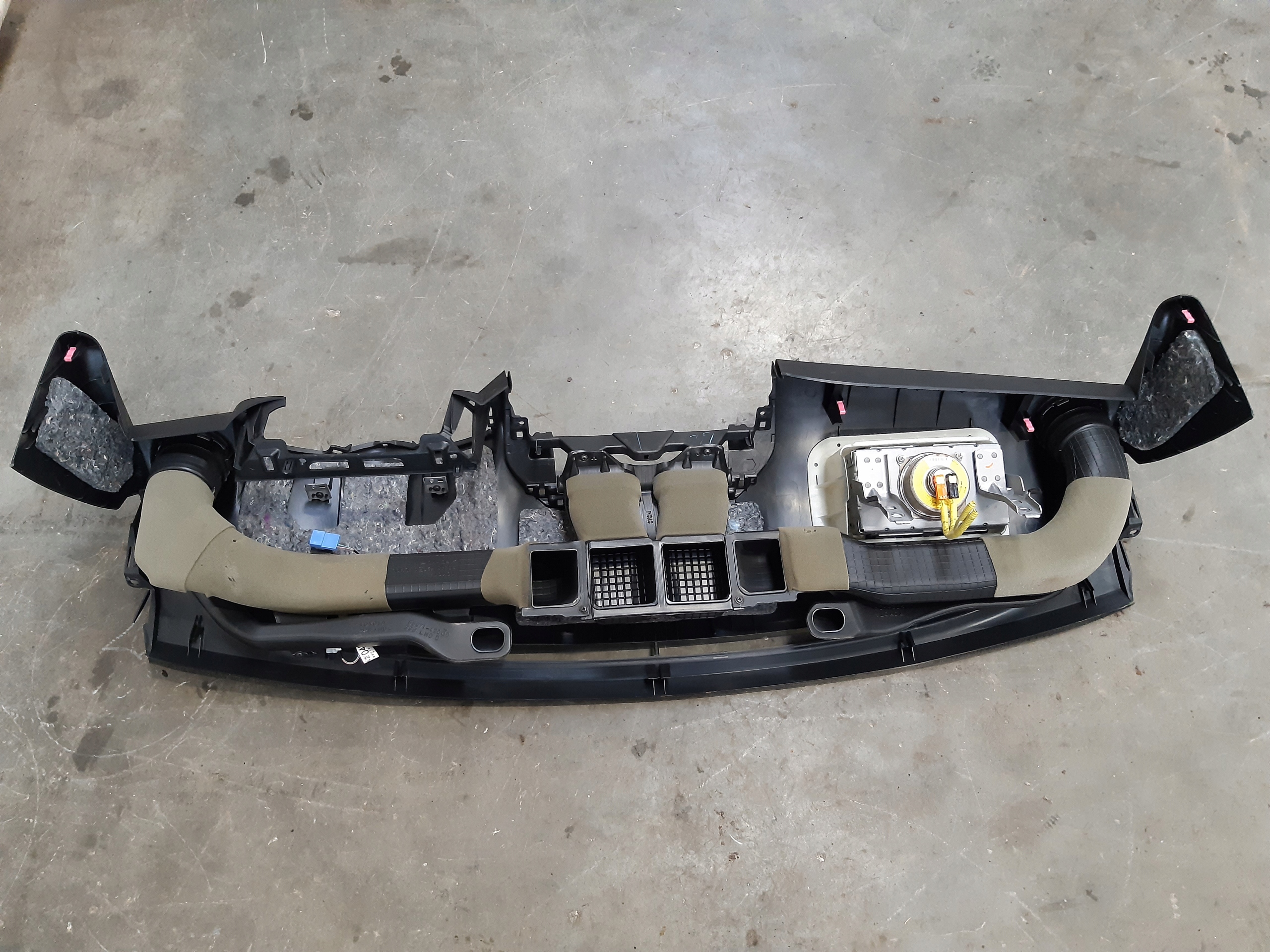 dashboard console airbags tension belts sensor original Toyota RAV4