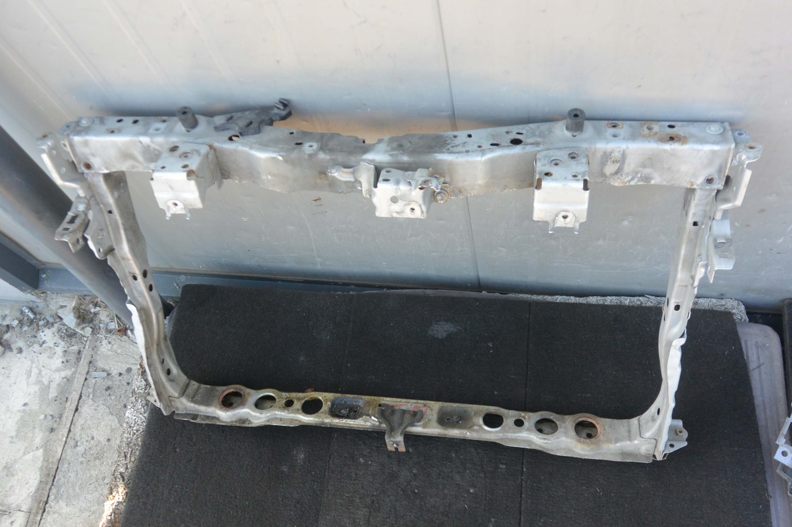 support panel for radiators pillar TOYOTA PRIUS plus +