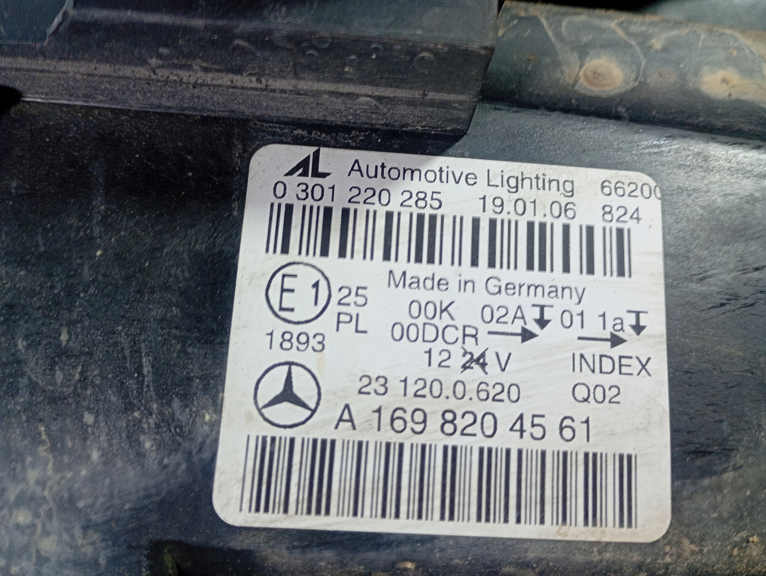 Mercedes W245 05-11 light left front REFLEKTOR left front 0301220285