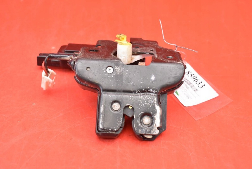 lock bonnet rear part boot B6724 MAZDA 3 1 and BK sedan 03-06