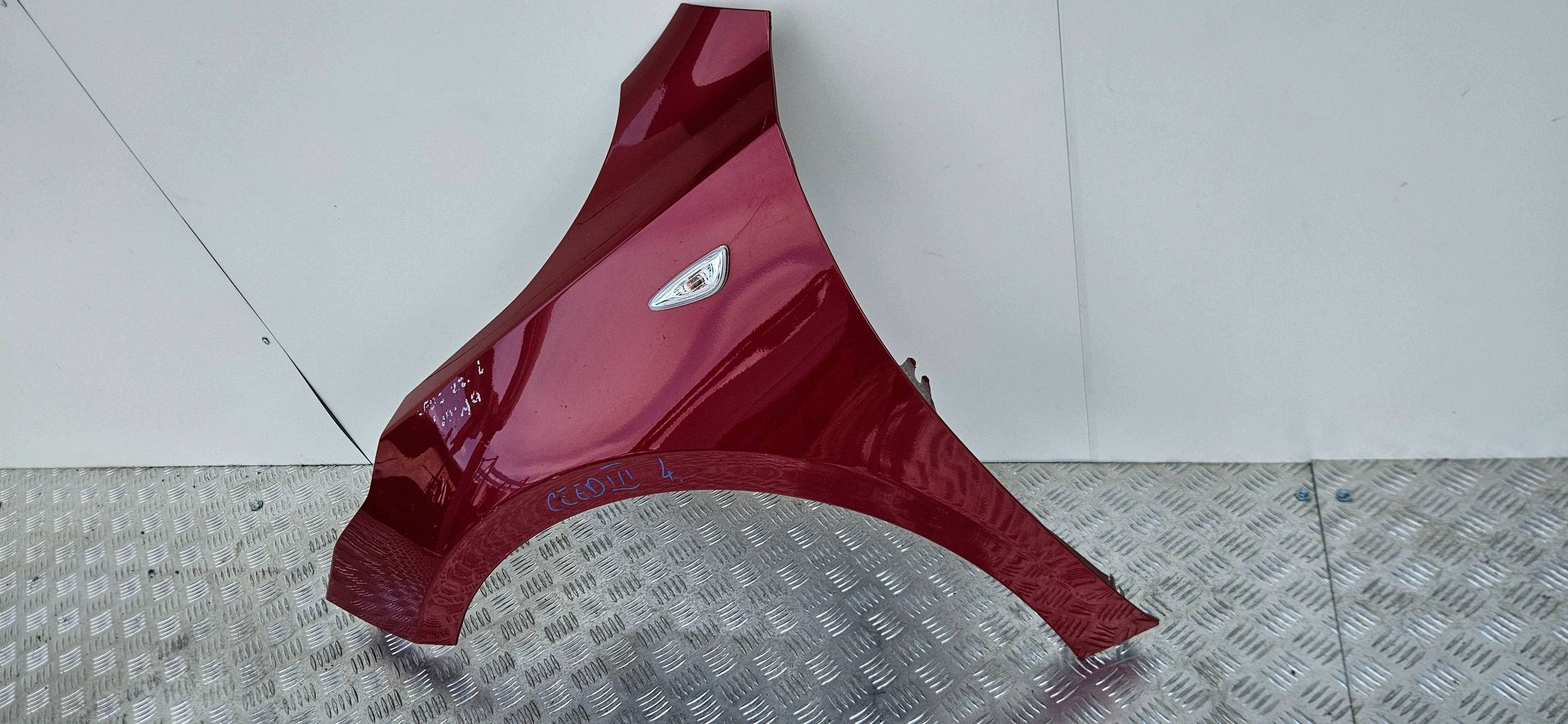 KIA Ceed 3 III 18- fender front front left z with an indicator