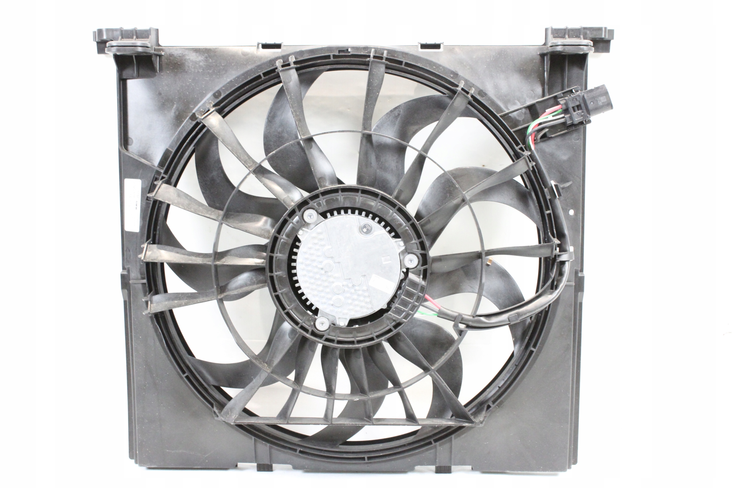 NOWY OE WENTYLATOR KLIMATYZACJI 600W BMW G70 i7 Numer katalogowy części 7925818