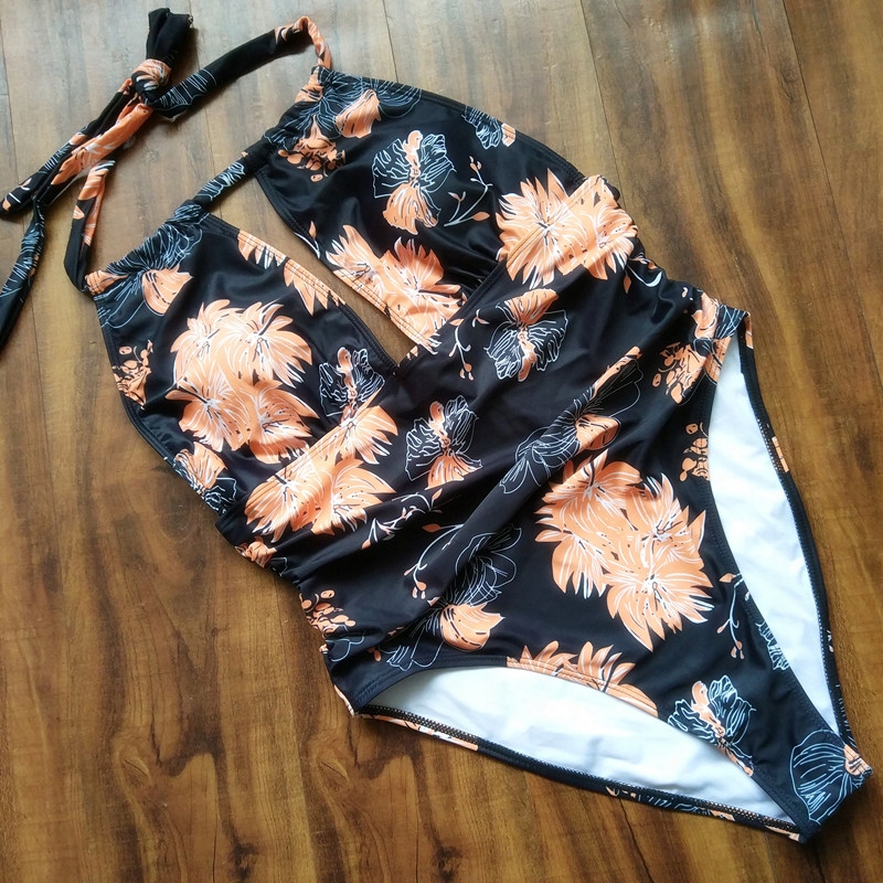 Jednoczęściowy strój kąpielowy ODKRYTE PLECY S110 Rozmiar M