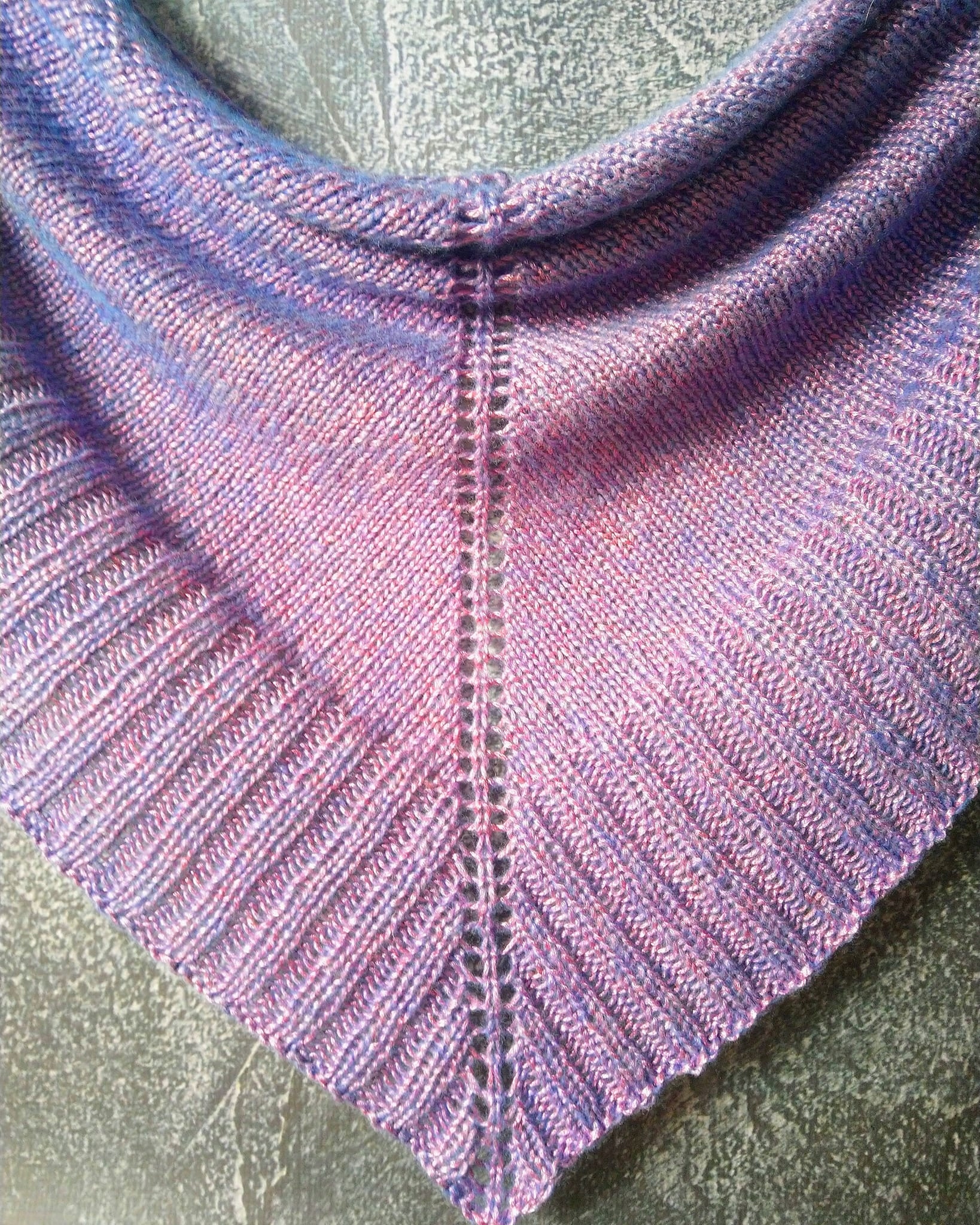 EKSKLUZYWNA ROCKOWA CHUSTA XXL METALICZNY AMETYST Z NIEBIESKIM_WEŁNA MERINO Długość 100 cm