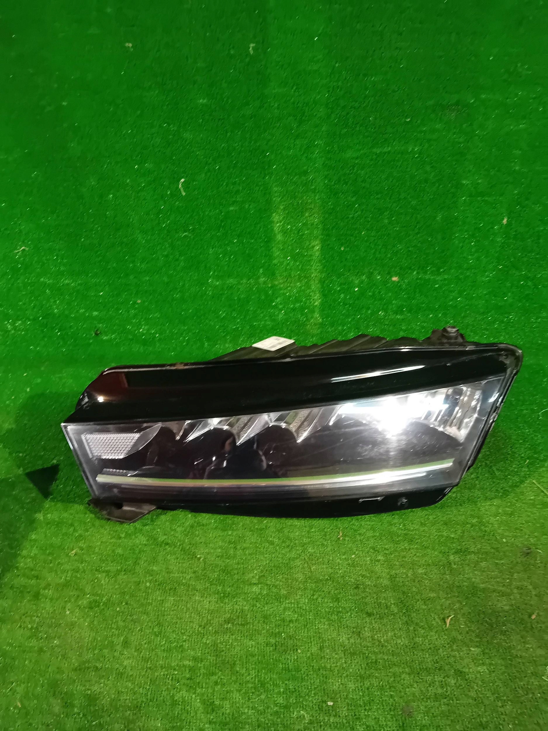 REFLEKTOR levý předek SKODA OCTAVIA IV FULL LED 19- NR.805