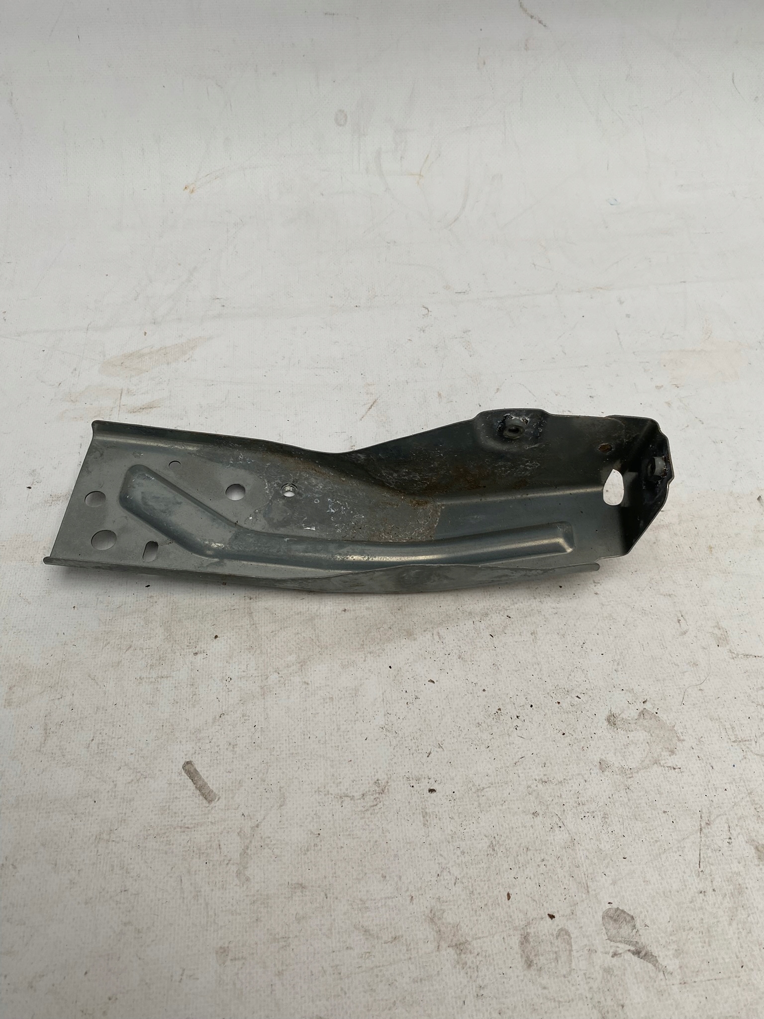 MITSUBISHI ECLIPSE CROSS 17- holder siders of a bumper right front