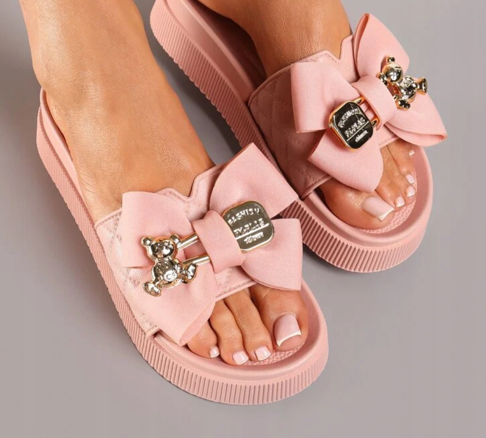 KLAPKI NA PLATFORMIE Z MISIEM TEDDY PUDROWE 37