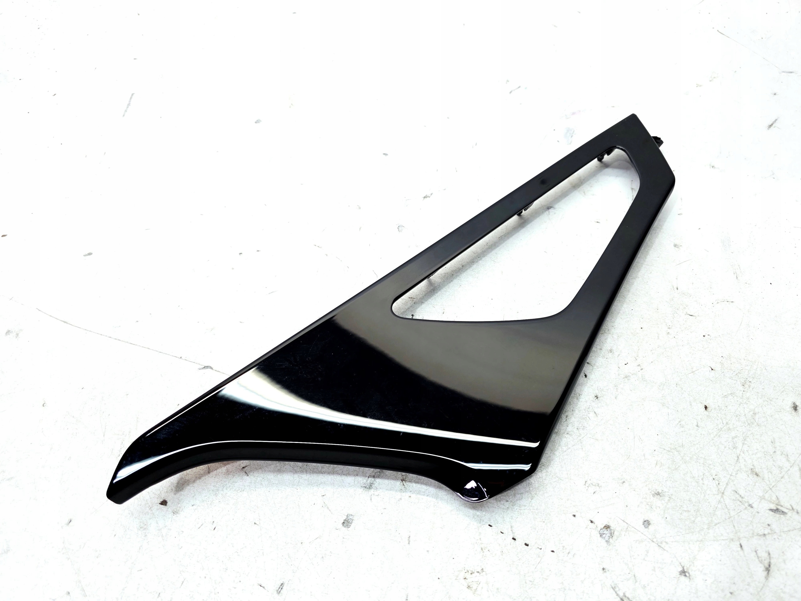 moulding DEKOR door right front AUDI Q4 E-TRON 89A959518A V58