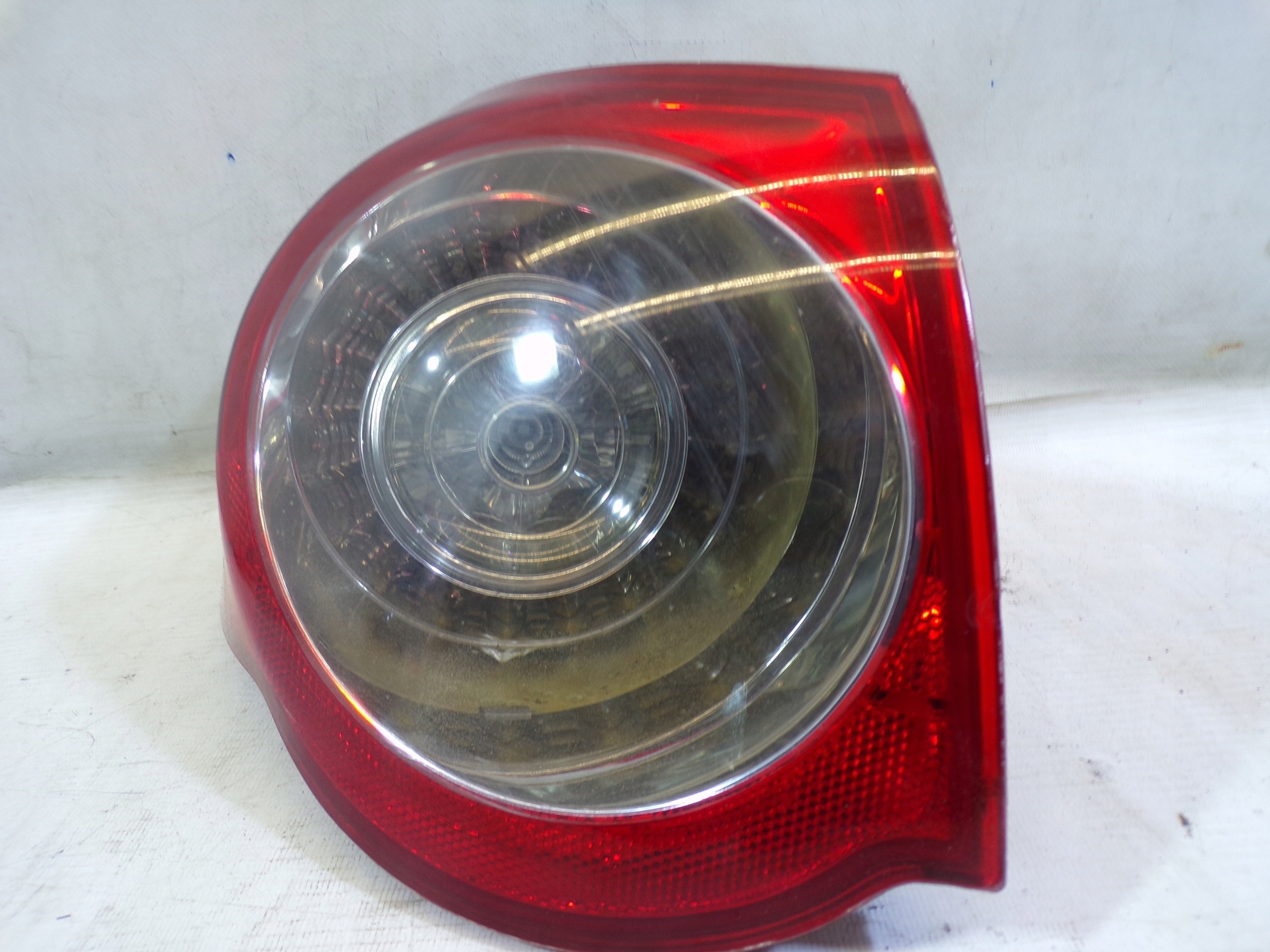light rear rear part left VOLKSWAGEN PASSAT B6 KOMBI (2)(K)