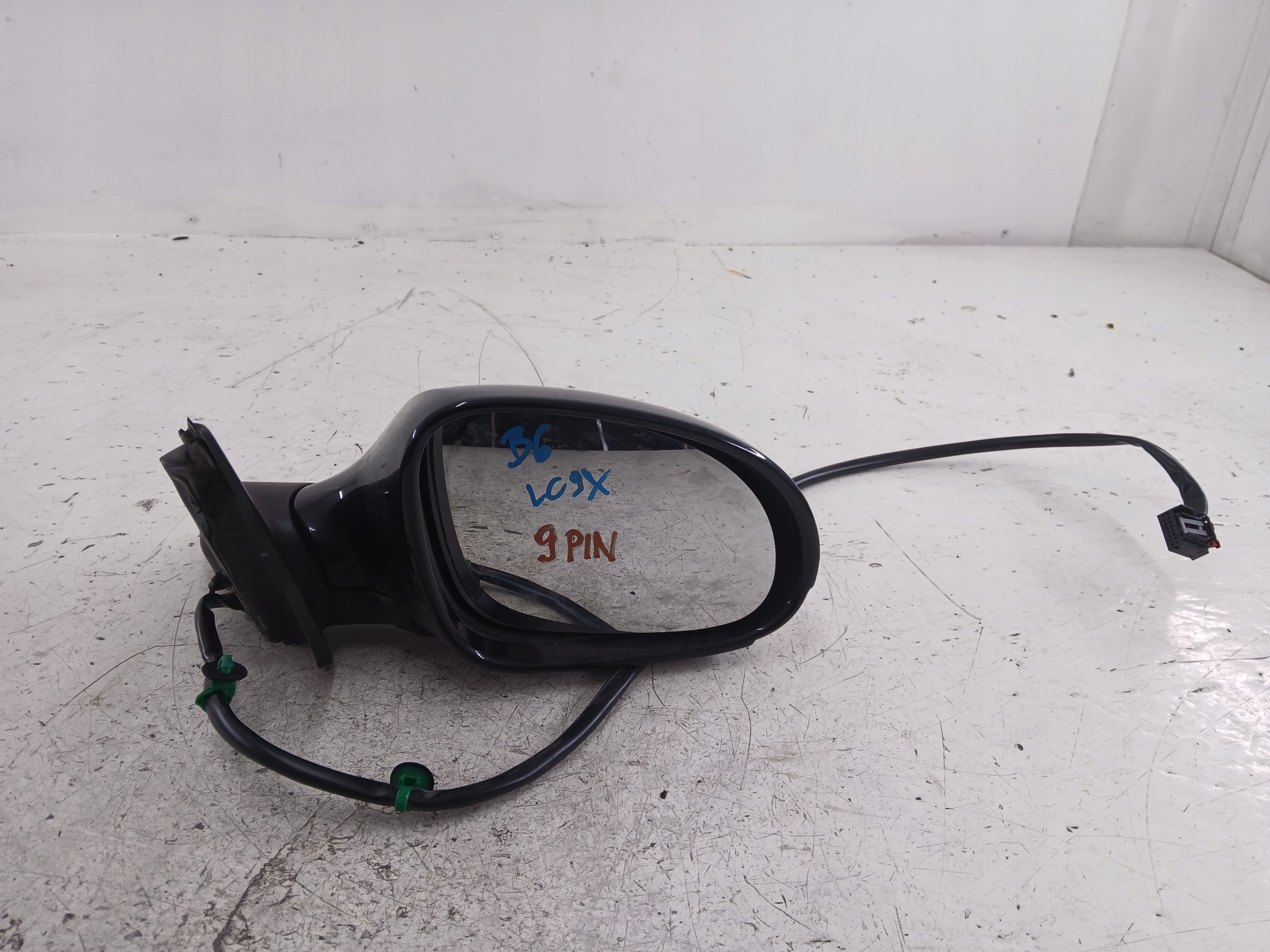 VW PASSAT B6 mirror right 9 PIN LC9X