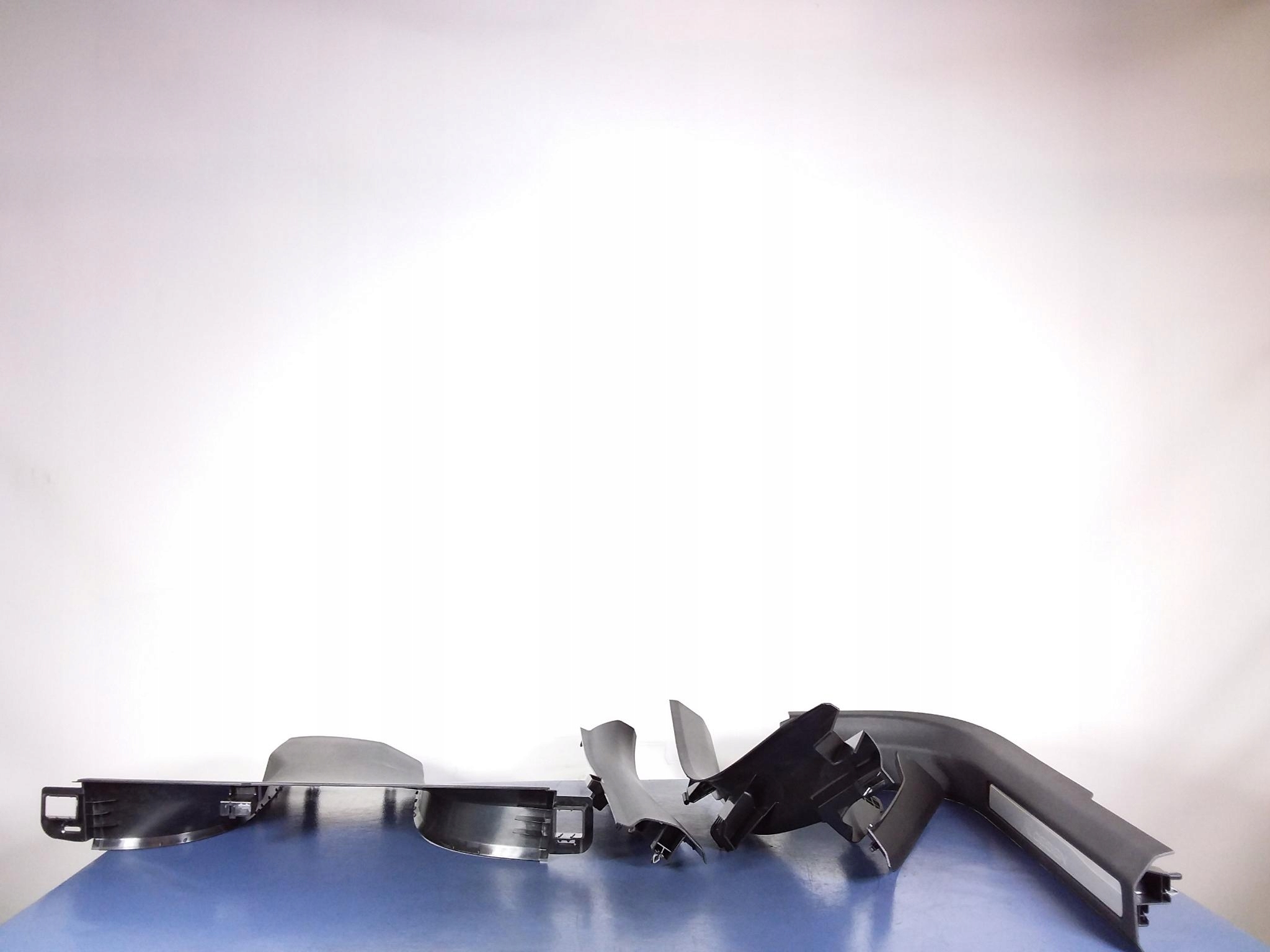 VOLVO XC60 II KOMPLET OSŁON BOK LEWY Typ samochodu Samochody osobowe