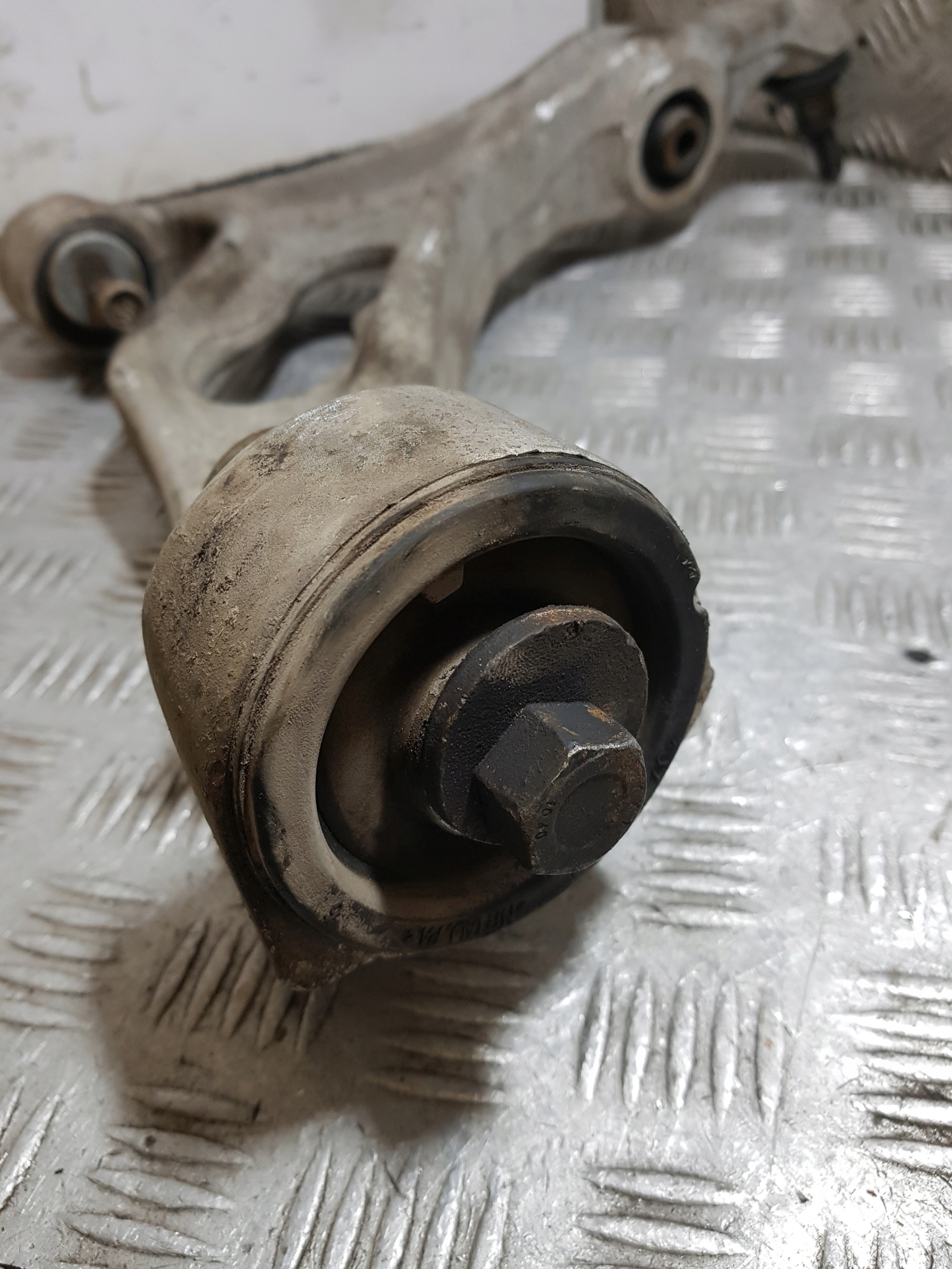 arm right front AUDI Q7