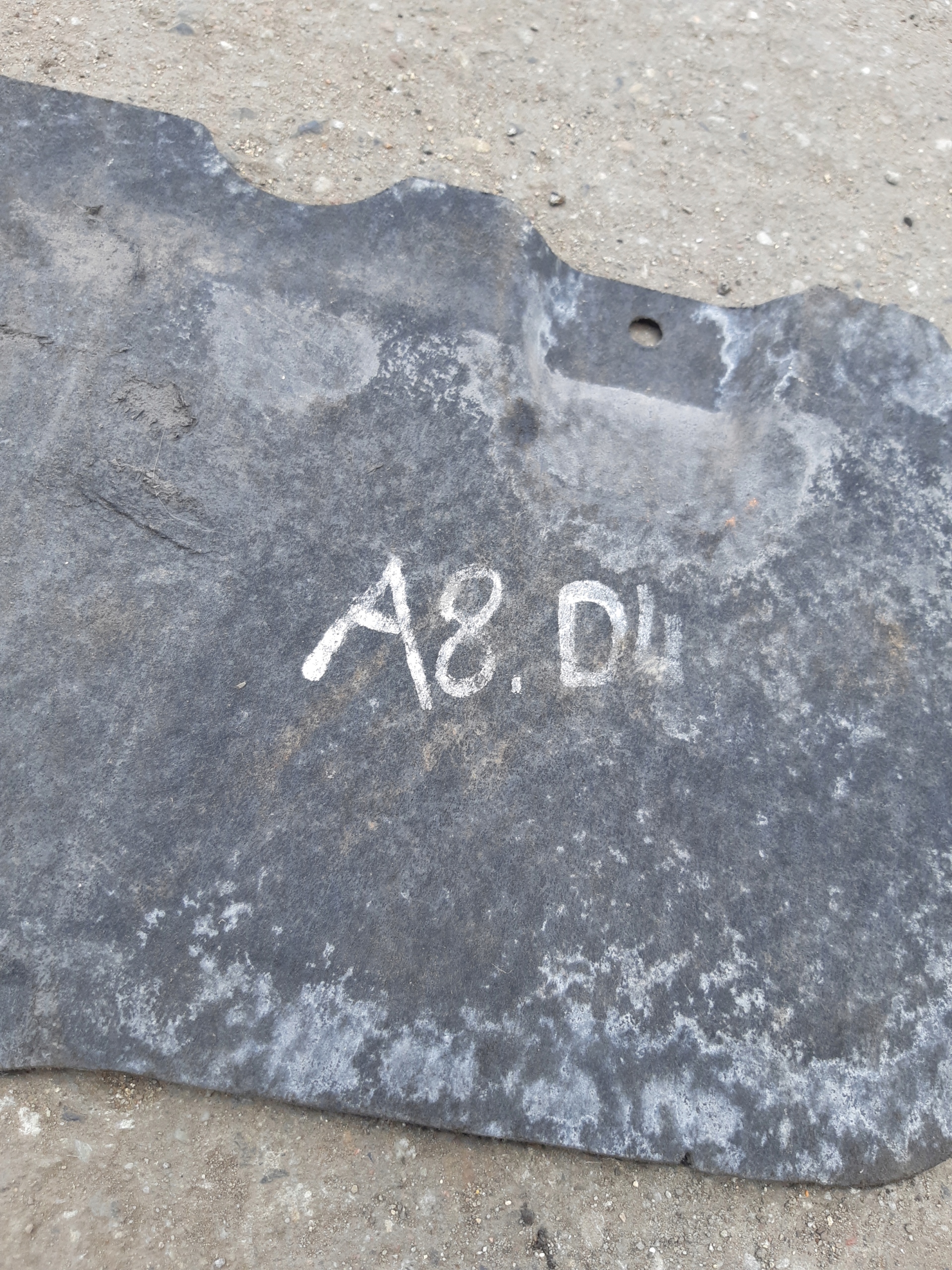 AUDI A8 D4 cover chassis right rear part 4H4825214
