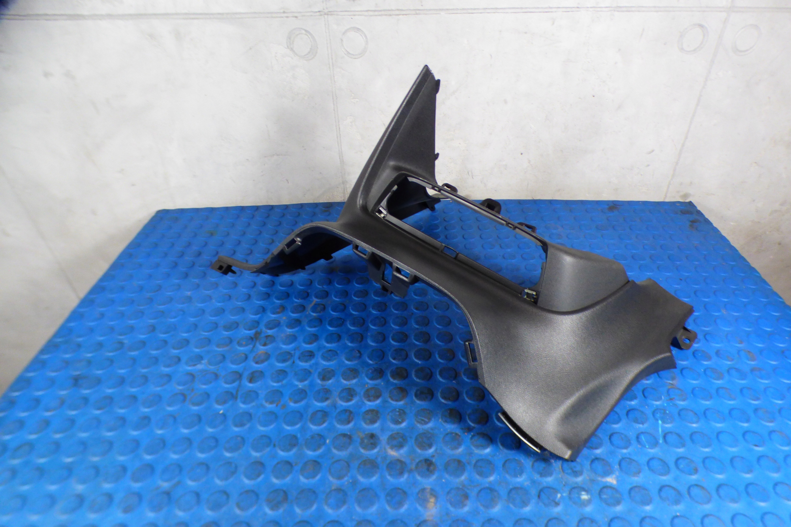 Blende Abdeckung konsole 39176106 OPEL CORSA F