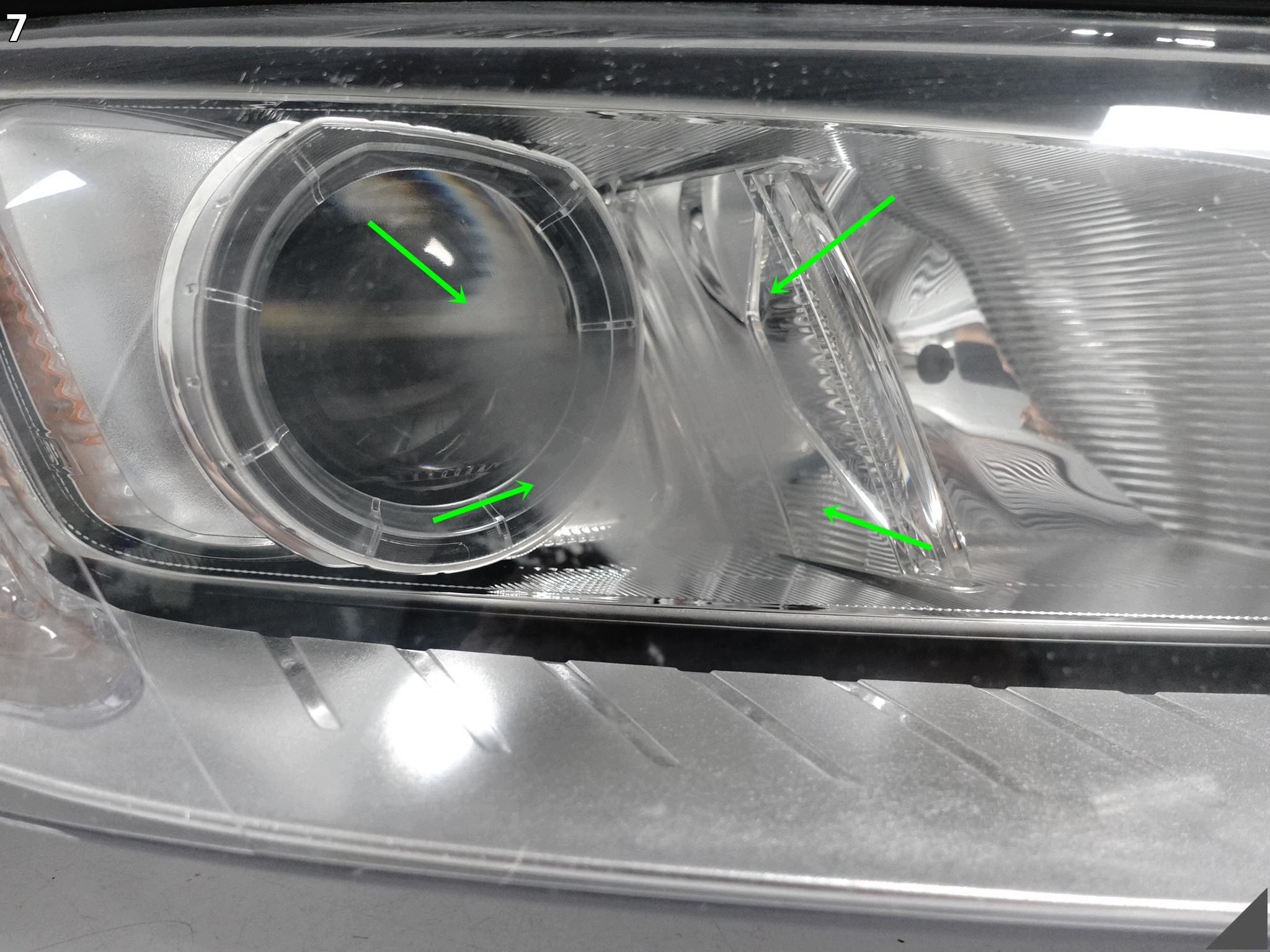 VOLVO S80 II V70 III XC70 07-12 light XENON + LED positioning right front EU