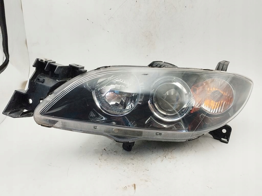 Mazda 3 BK sedan light left front front