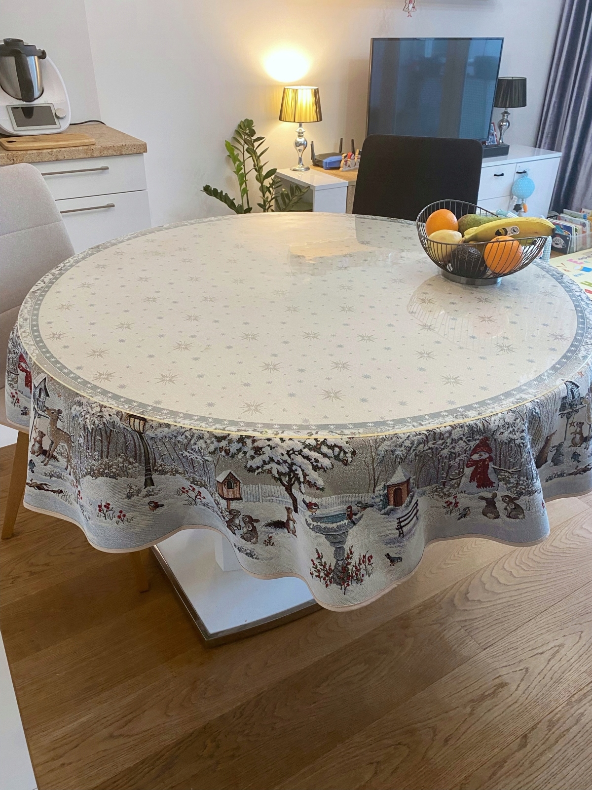 Ubrus kulatý se zvířaty 165 cm 854