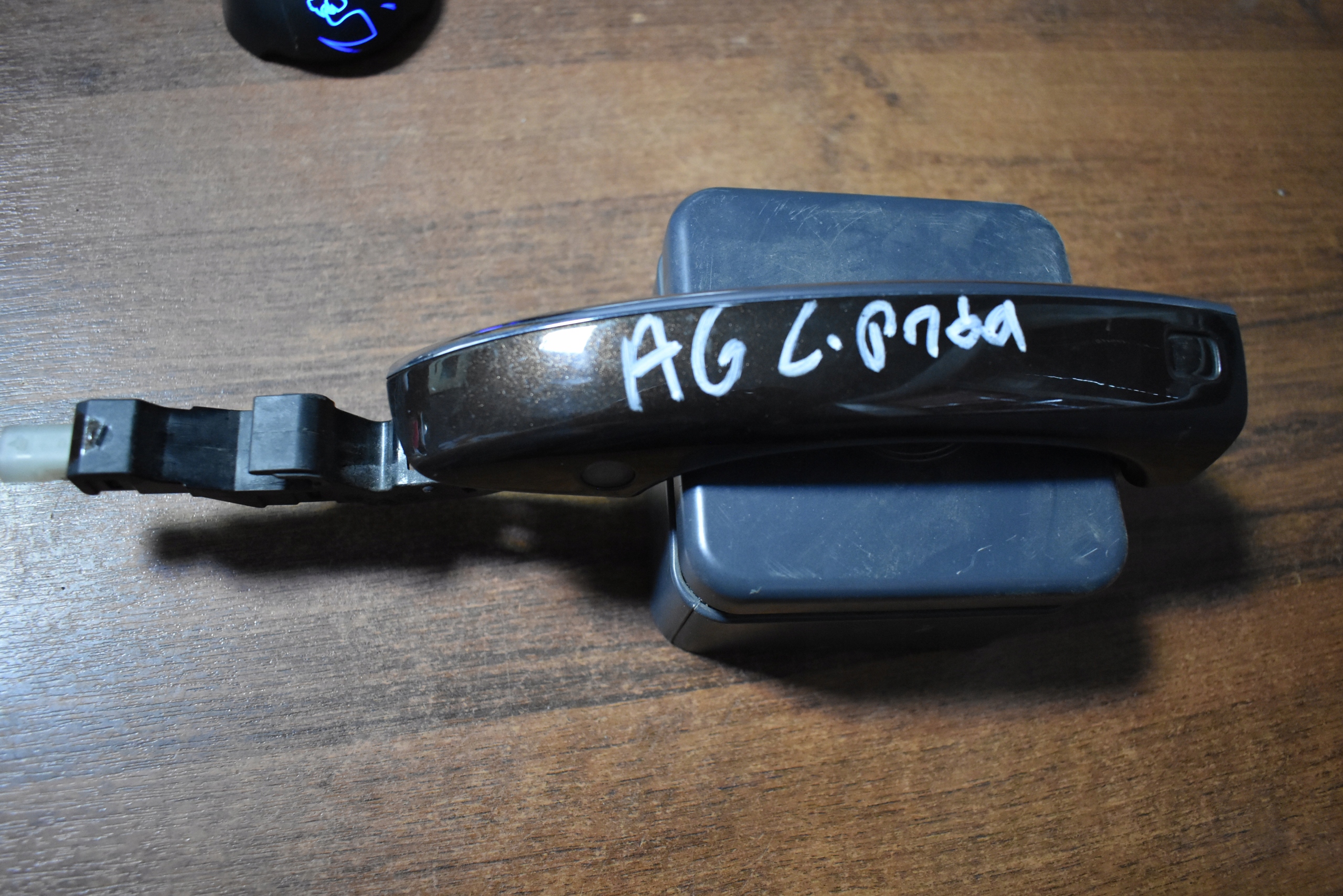 IDEALNA handle KEYLESS front left AUDI A6 A7 A8 1