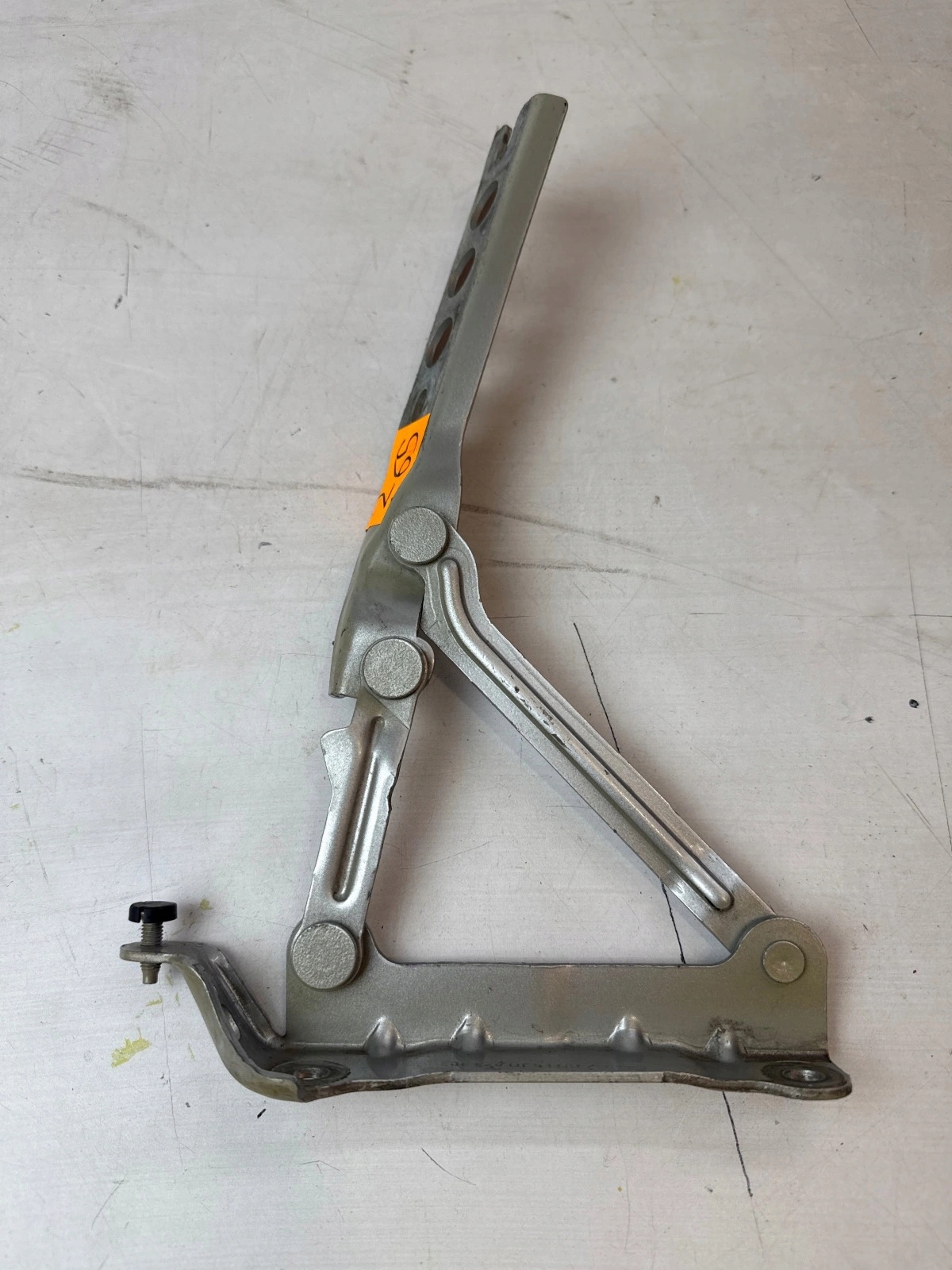 hinge bonnets front front right Skoda Roomster Fabia II