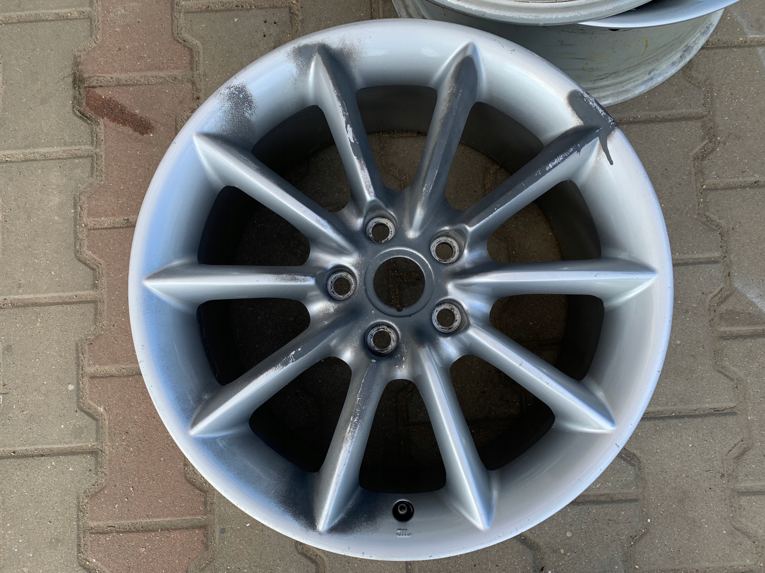 ОБІД АЛЮМІНІЙ ASTON MARTIN Db7 18''x120,65 Et33