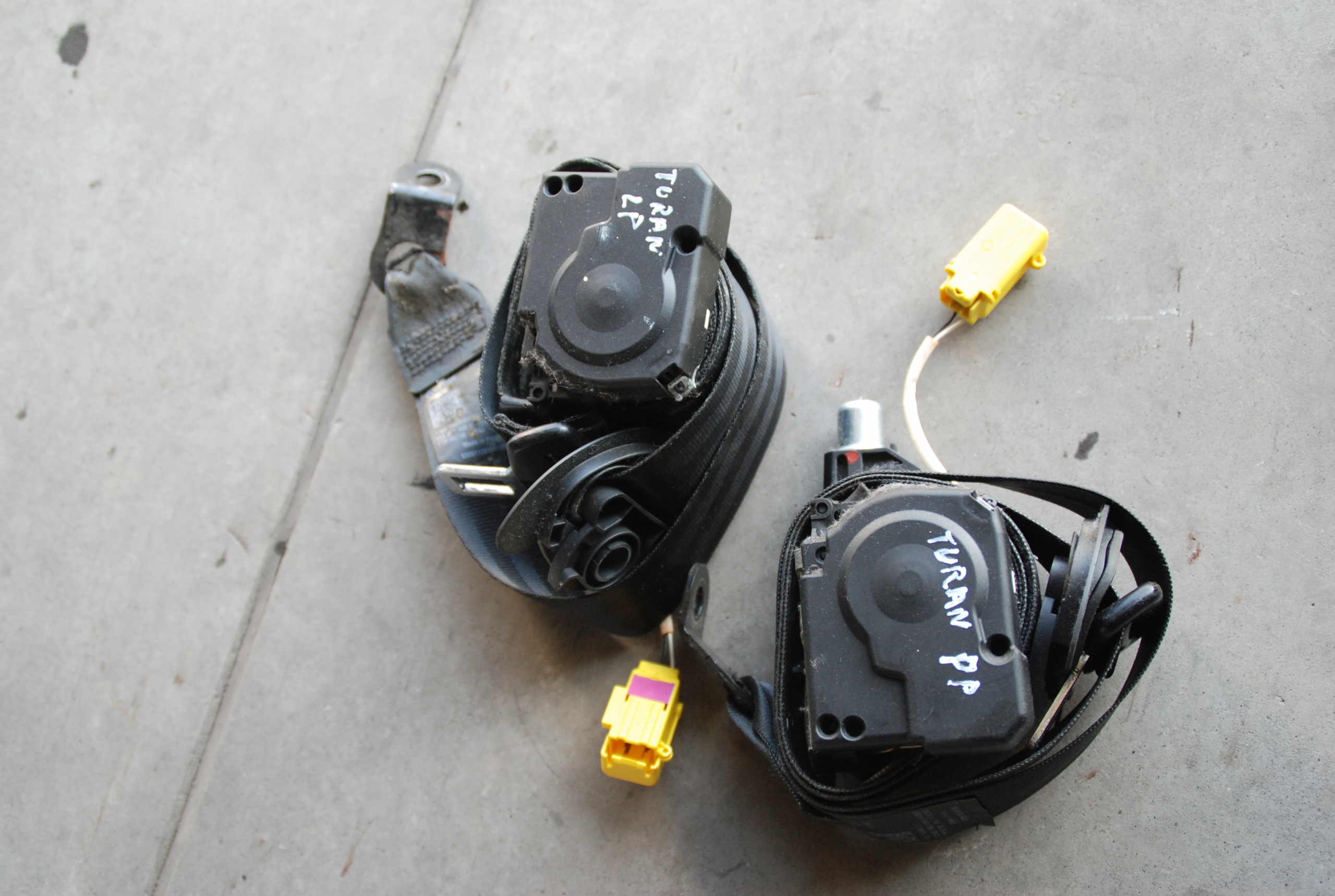 VW TOURAN II 10-РЕМЕНЬ БЕЗОПАСНОСТИ P / L СПЕРЕДИ