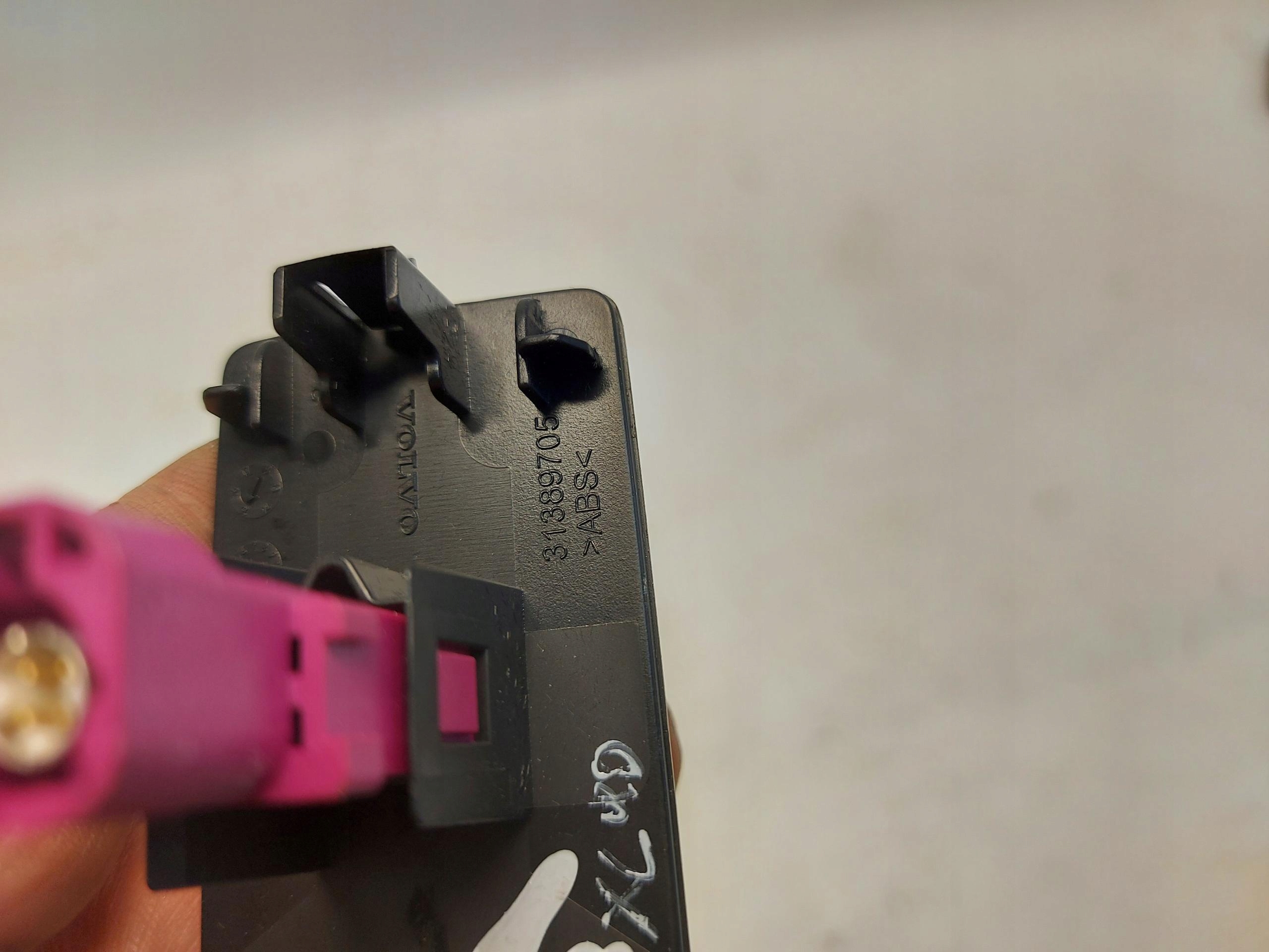 VOLVO XC90 II D5 adapter USB AUX 31285608