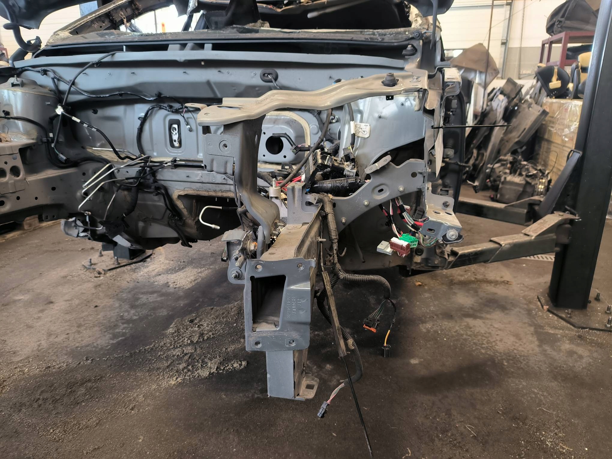quarter left front grey DACIA JOGGER LIFT
