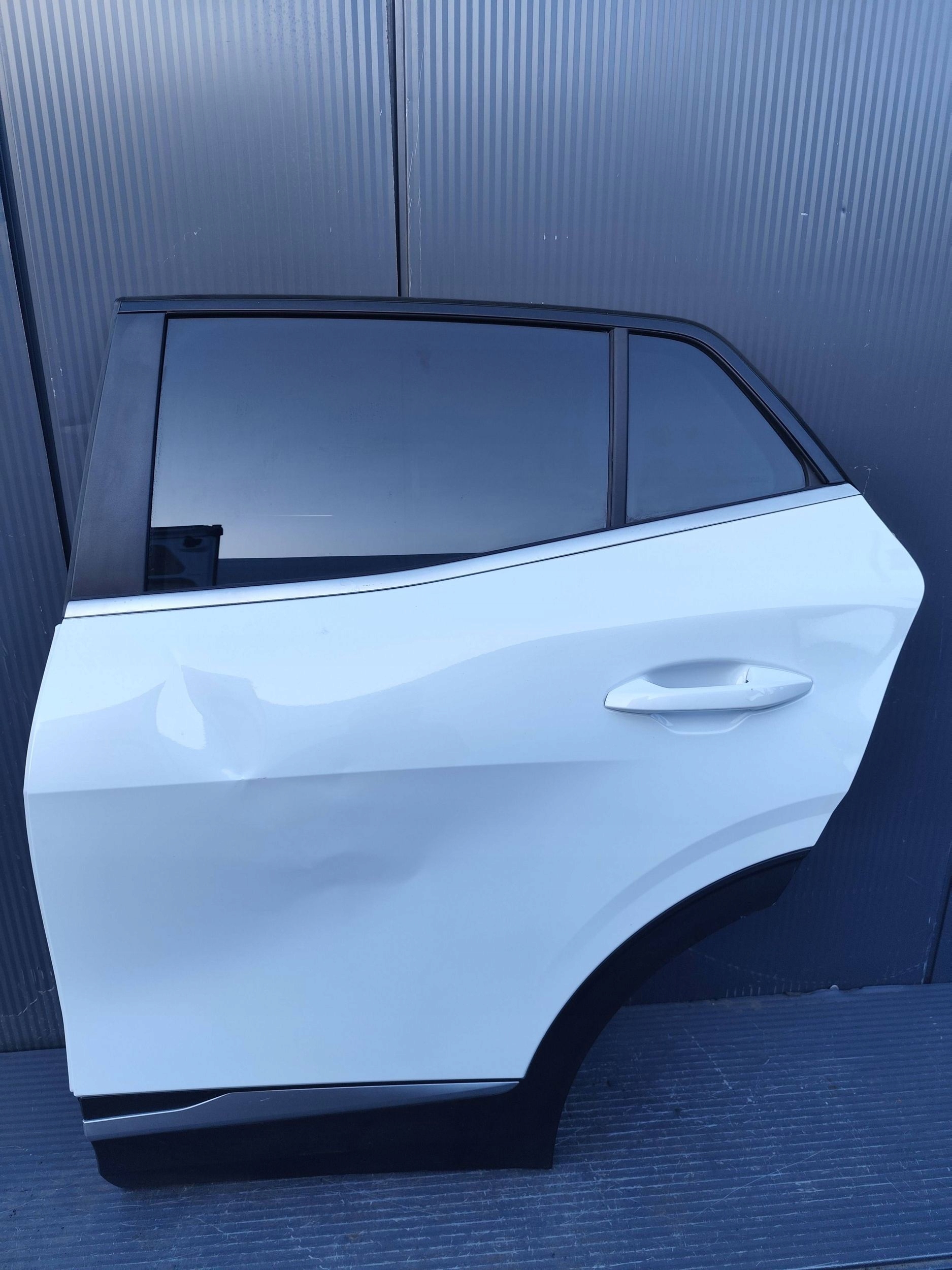 KIA SPORTAGE V door rear part rear. left