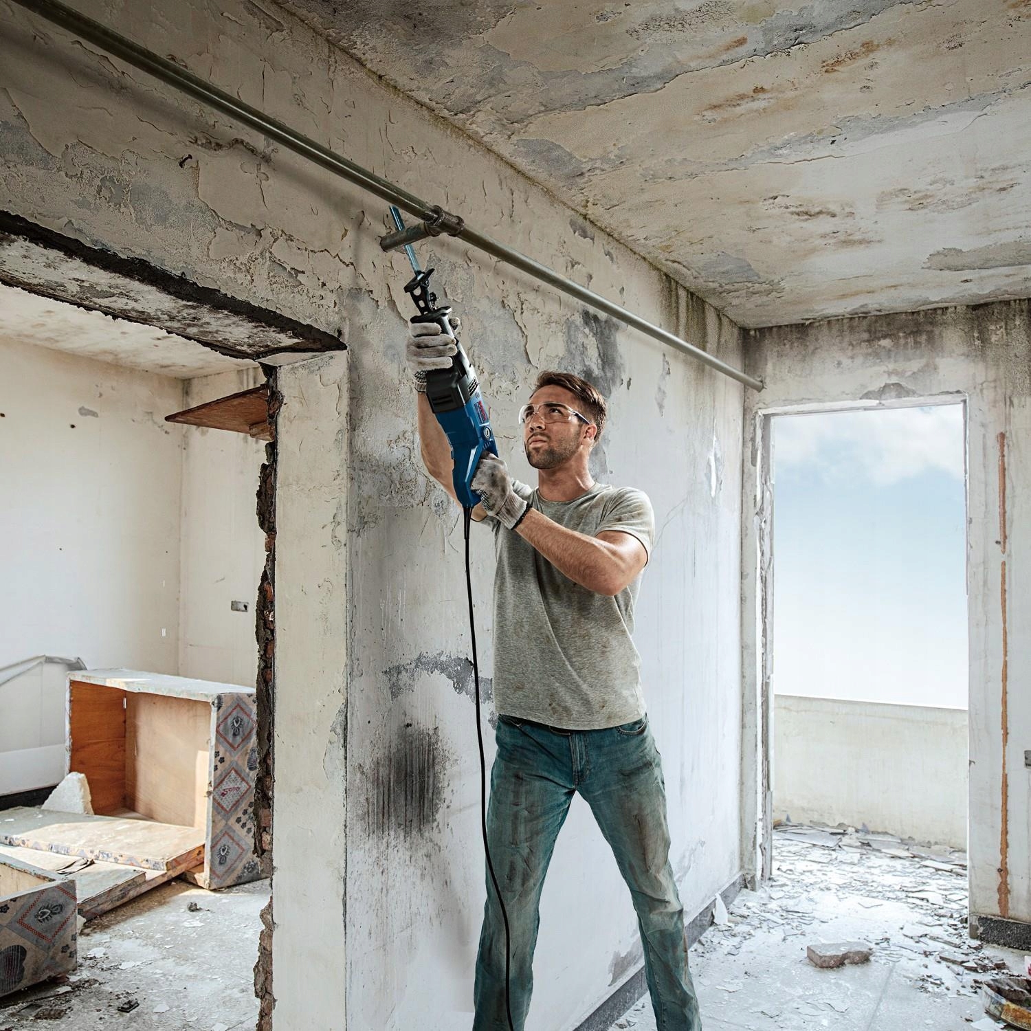 BOSCH GSA 120 PIŁA SZABLASTA 1200W + BRZESZCZOT Stan opakowania oryginalne