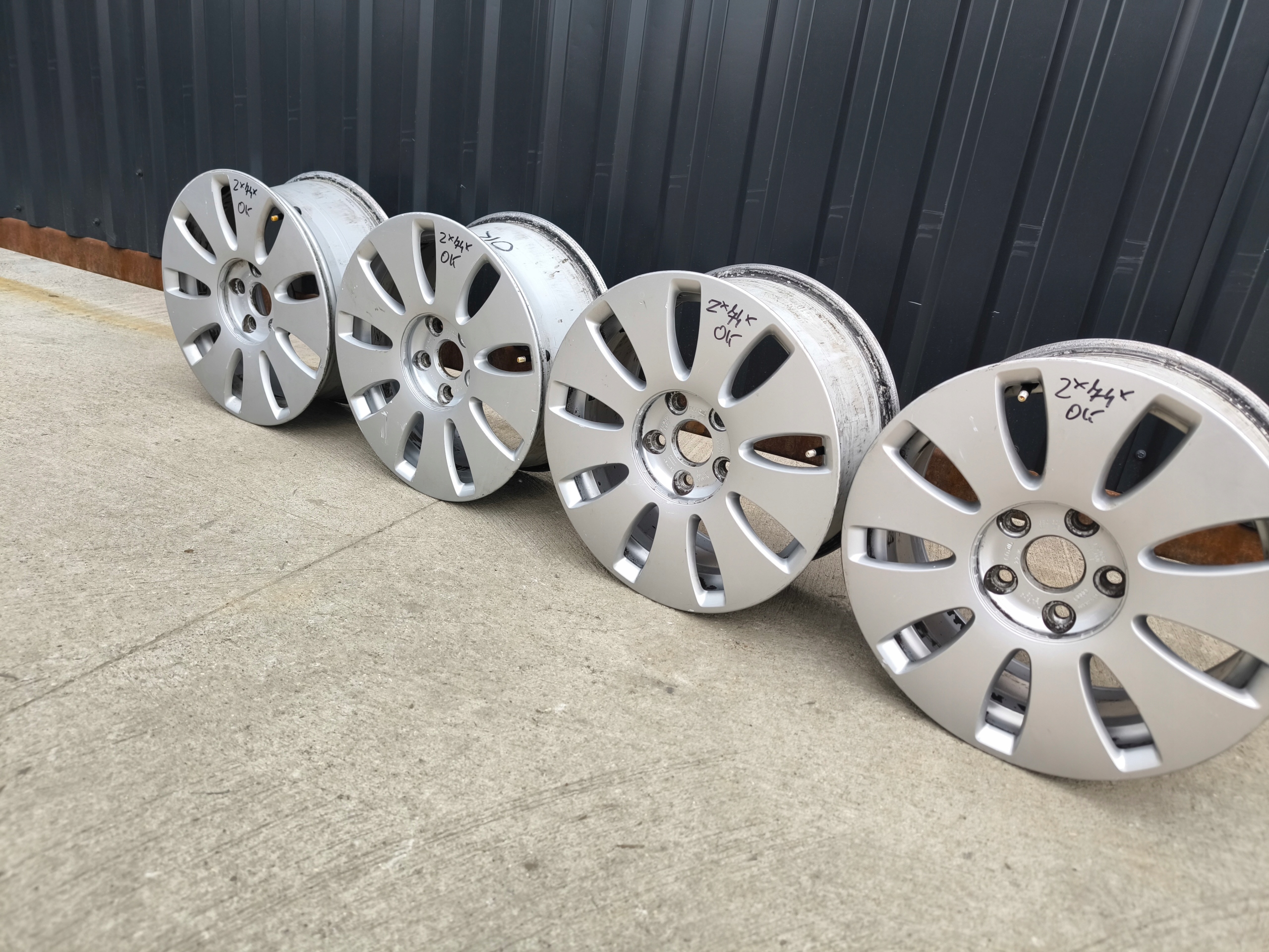disc discs VW AUDI A3 A4 A6 ITP 7.0J R16 ET42 8E0601025AE Z*74* OK