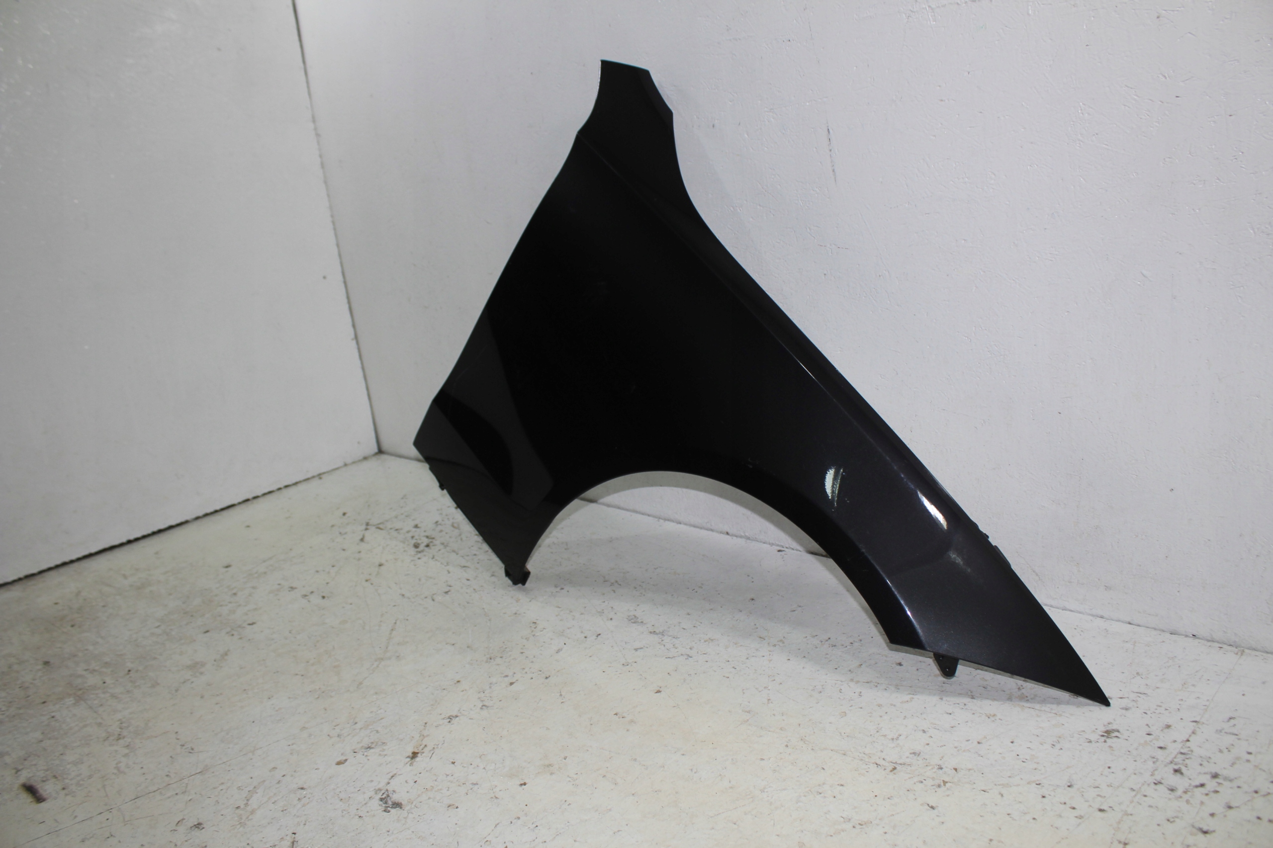 Mercedes C Klasa W206 fender right front A2068810200
