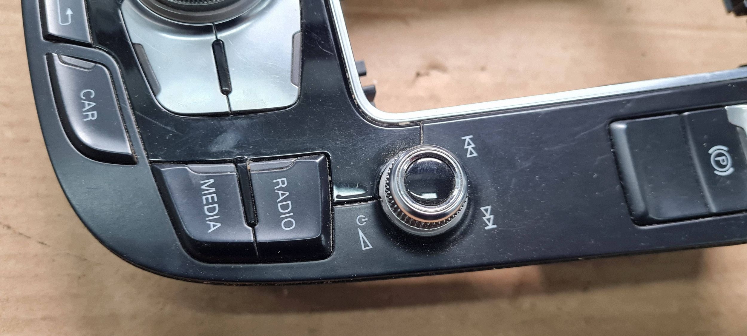 A4 B8 LIFT control panel RADIA NAVI navigation devices ANGLIK 8T0919611K A5 8T