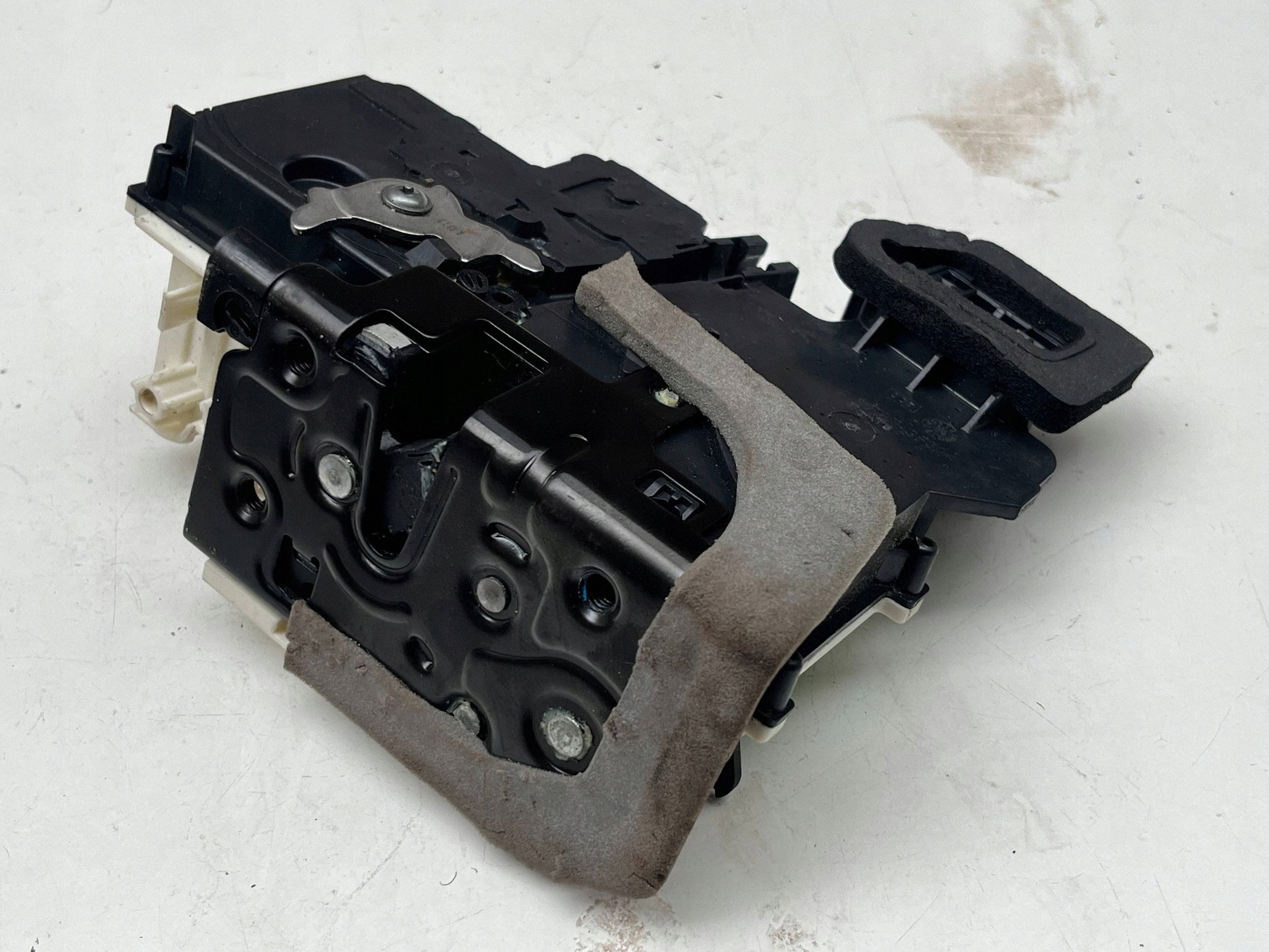 AUDI A6 C8 lock door right rear part 4K0839016Q @M