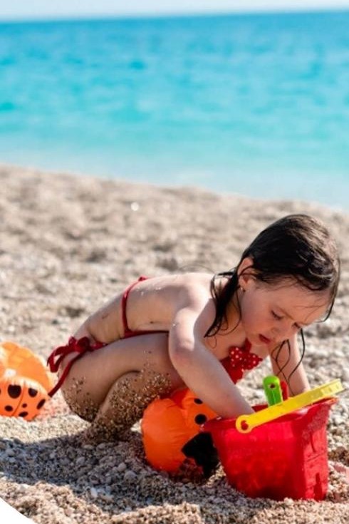 ZESTAW DO PIASKOWNICY PIASKU DLA DZIECI ŁOPATA GRABKI FOREMKI WIADERKO SITO Kod producenta 60372