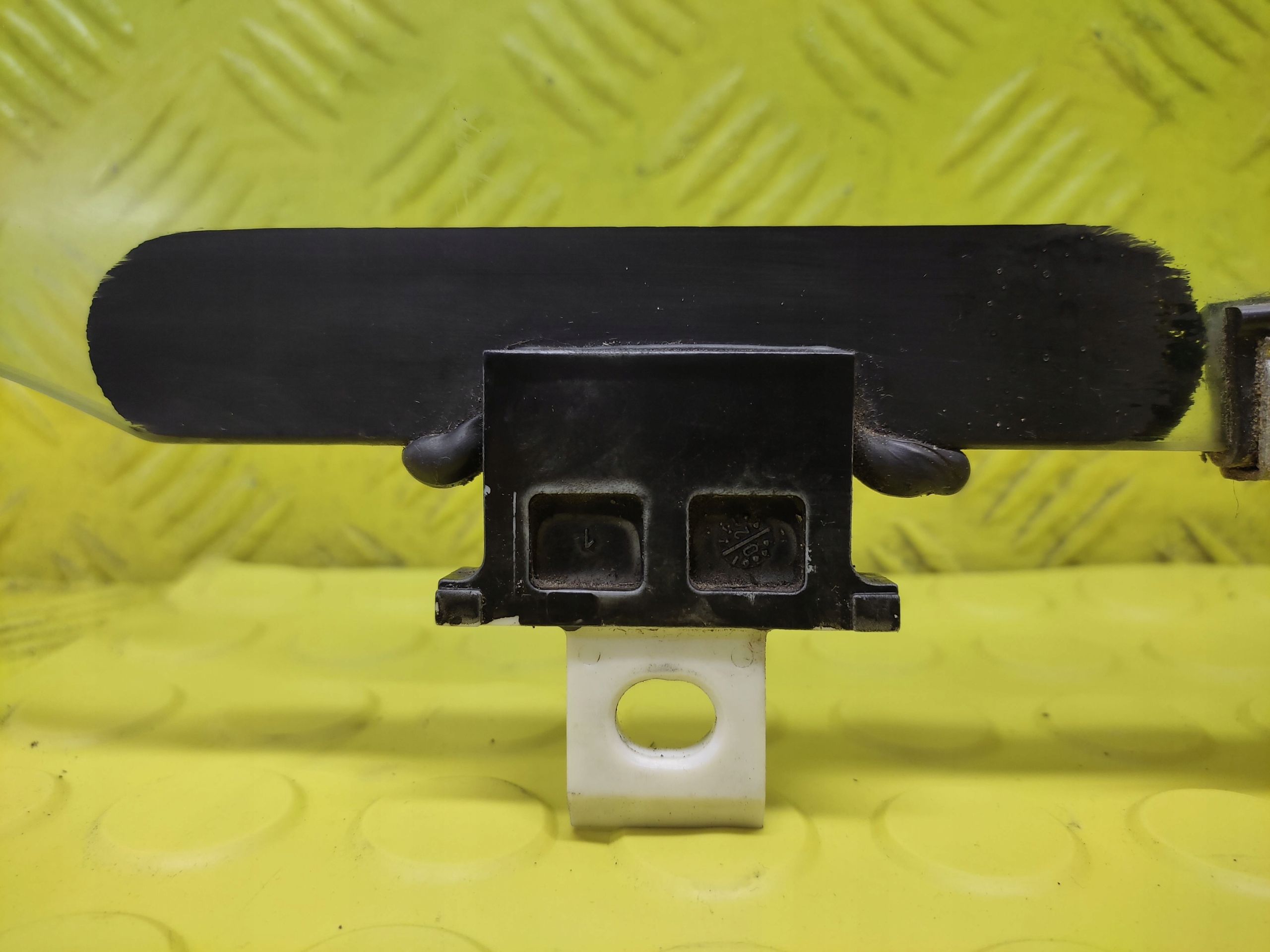 TOYOTA COROLLA E12 KOMBI window door right front