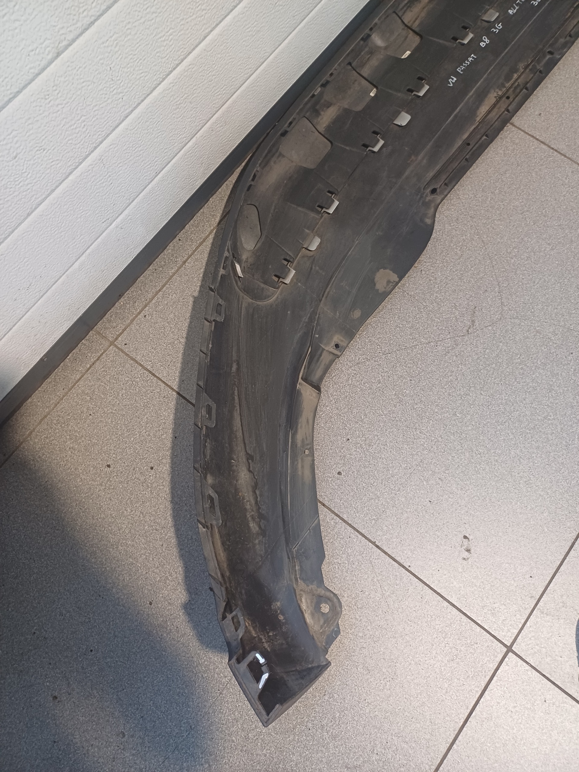 accessories of a bumper front front VW PASSAT B8 3G ALLTRACK 3G0805903A