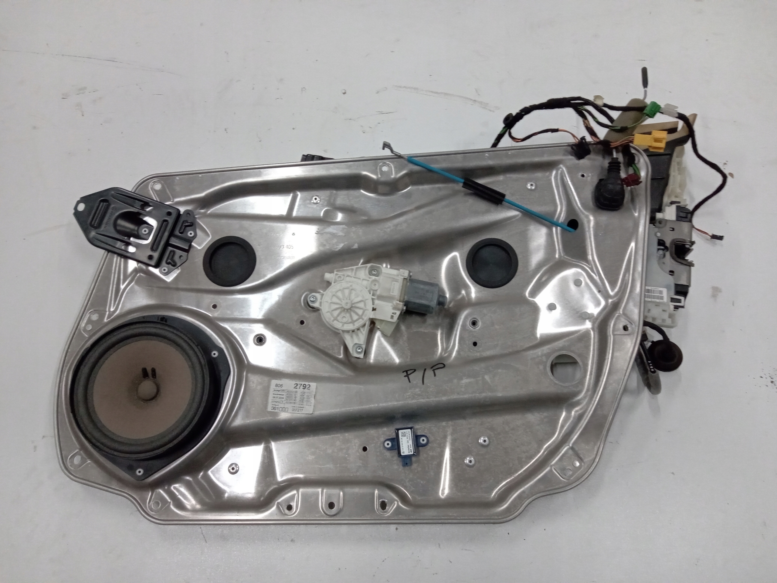 MECHANIZM PODNOŚNIK SZYBY MERCEDES E KLASA W212 Wersja Angielska