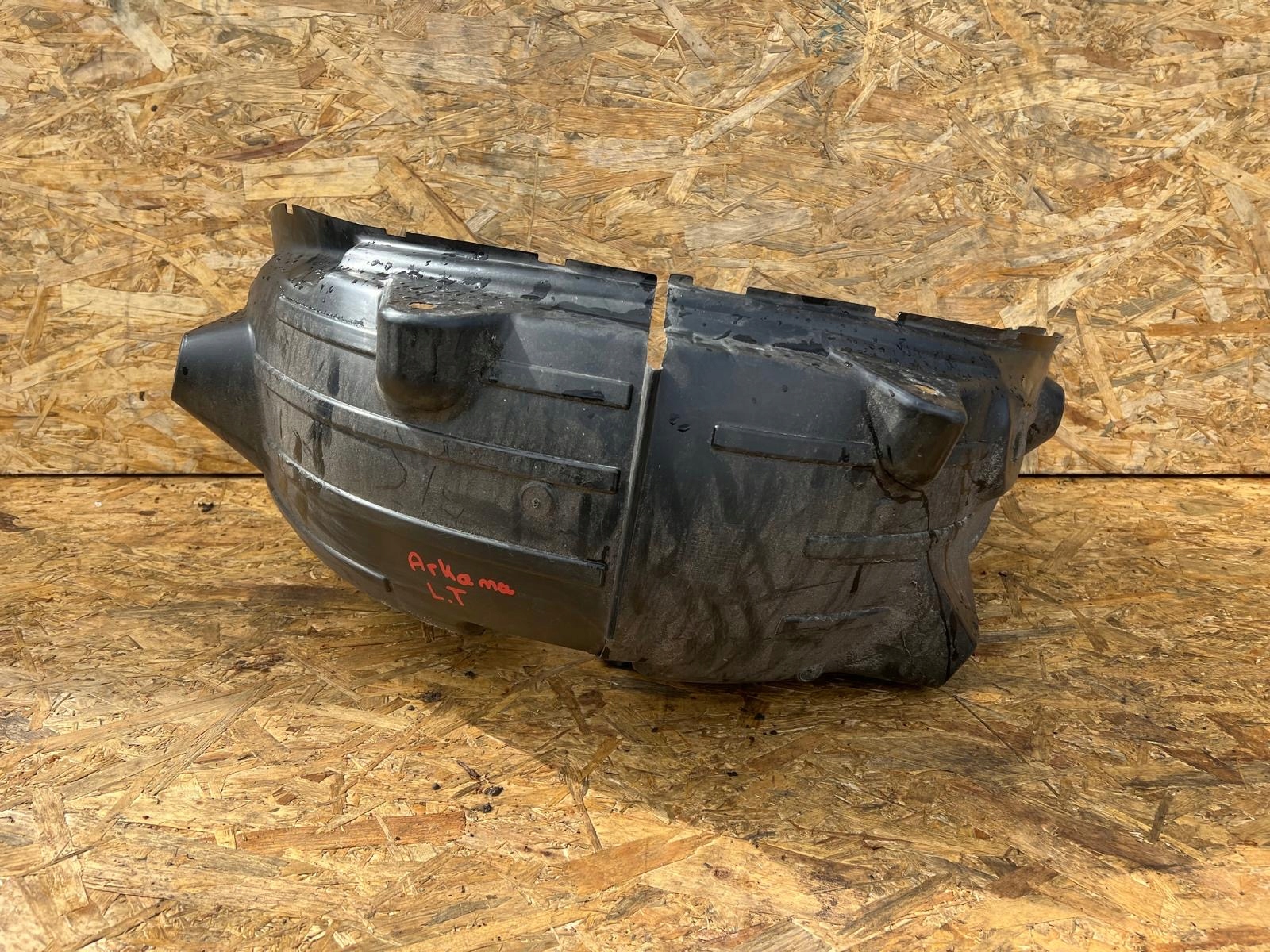 renault ARKANA подкрылки левый зад