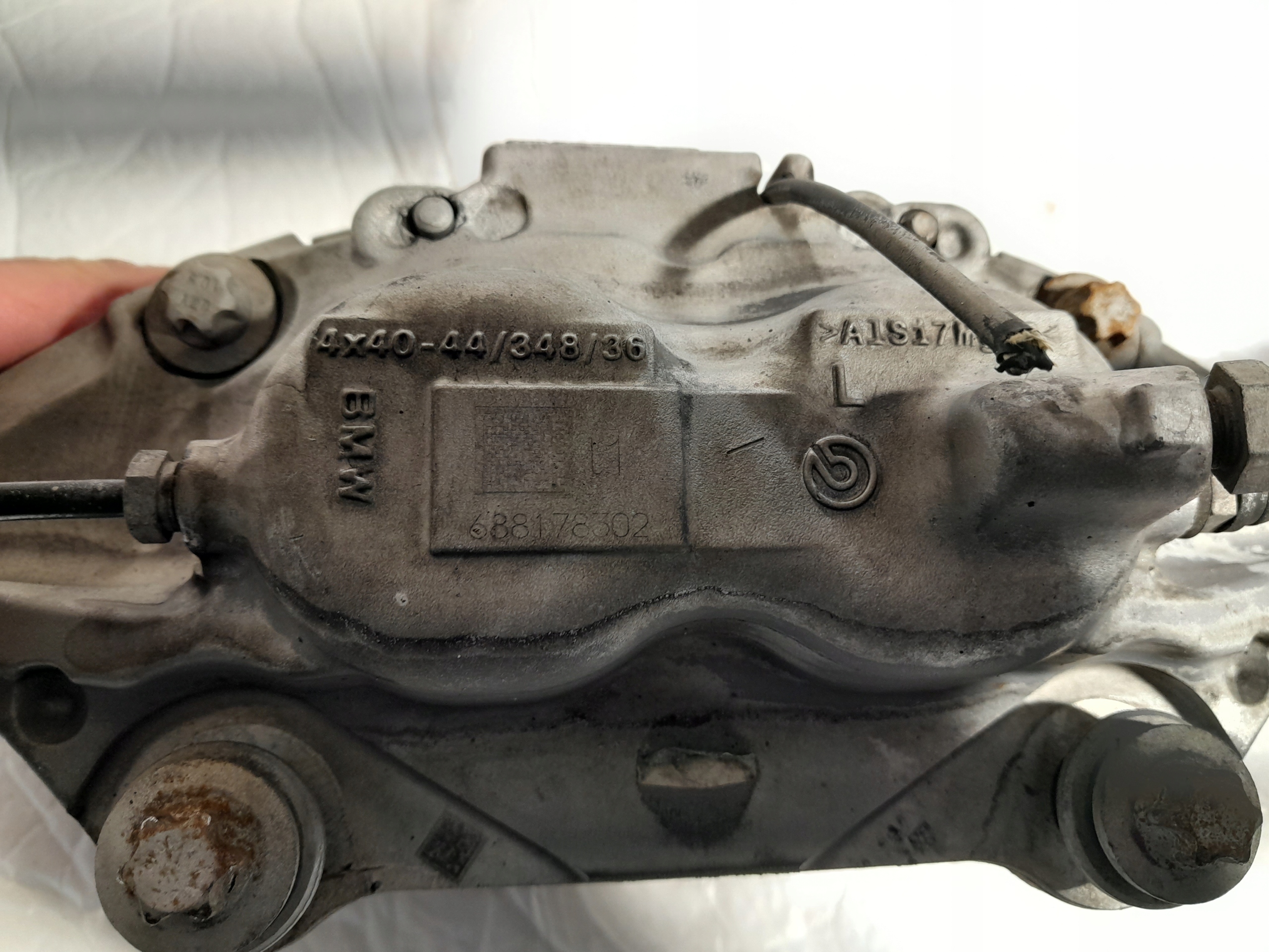 BMW X7 G07 40i caliper brake left front 6891287