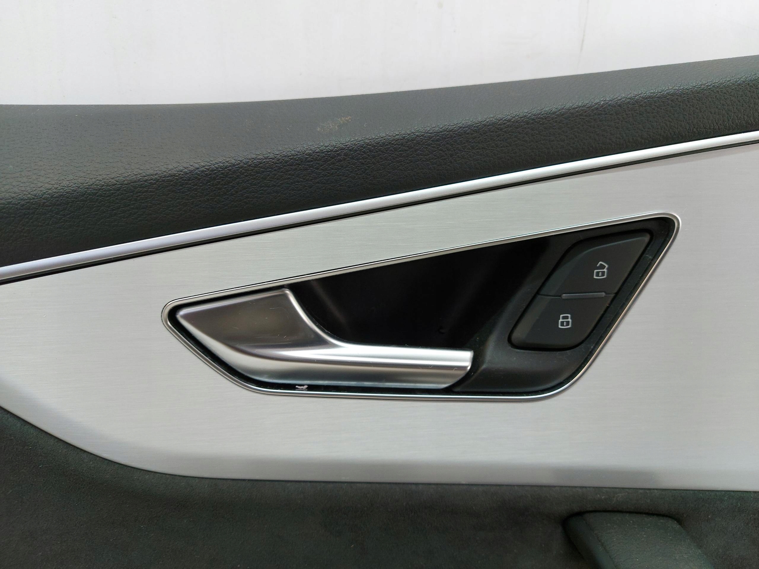 AUDI SQ7 Q7 II LIFT 4M0 upholstery side door front left BOSE UK
