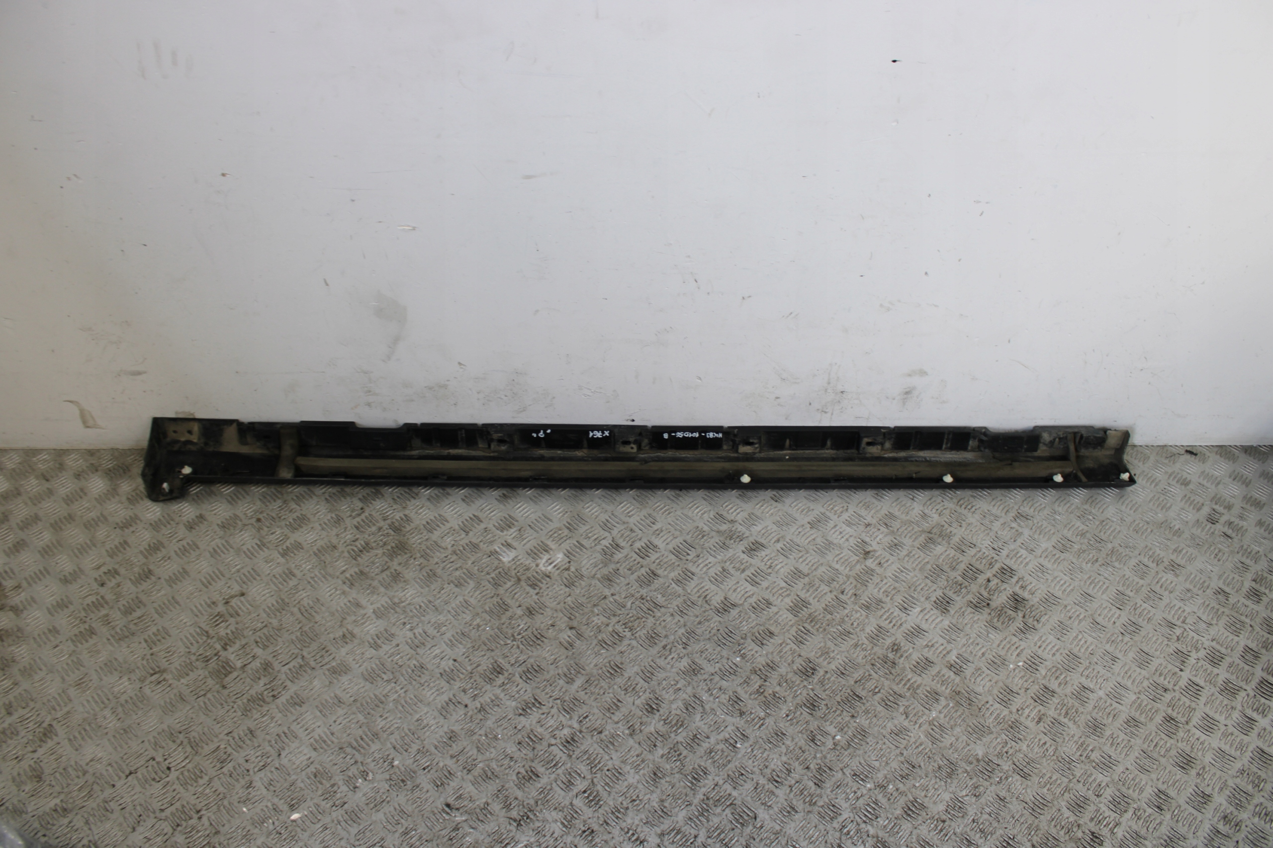 cap threshold threshold right JAGUAR F-PACE X761 HK83-10156-B