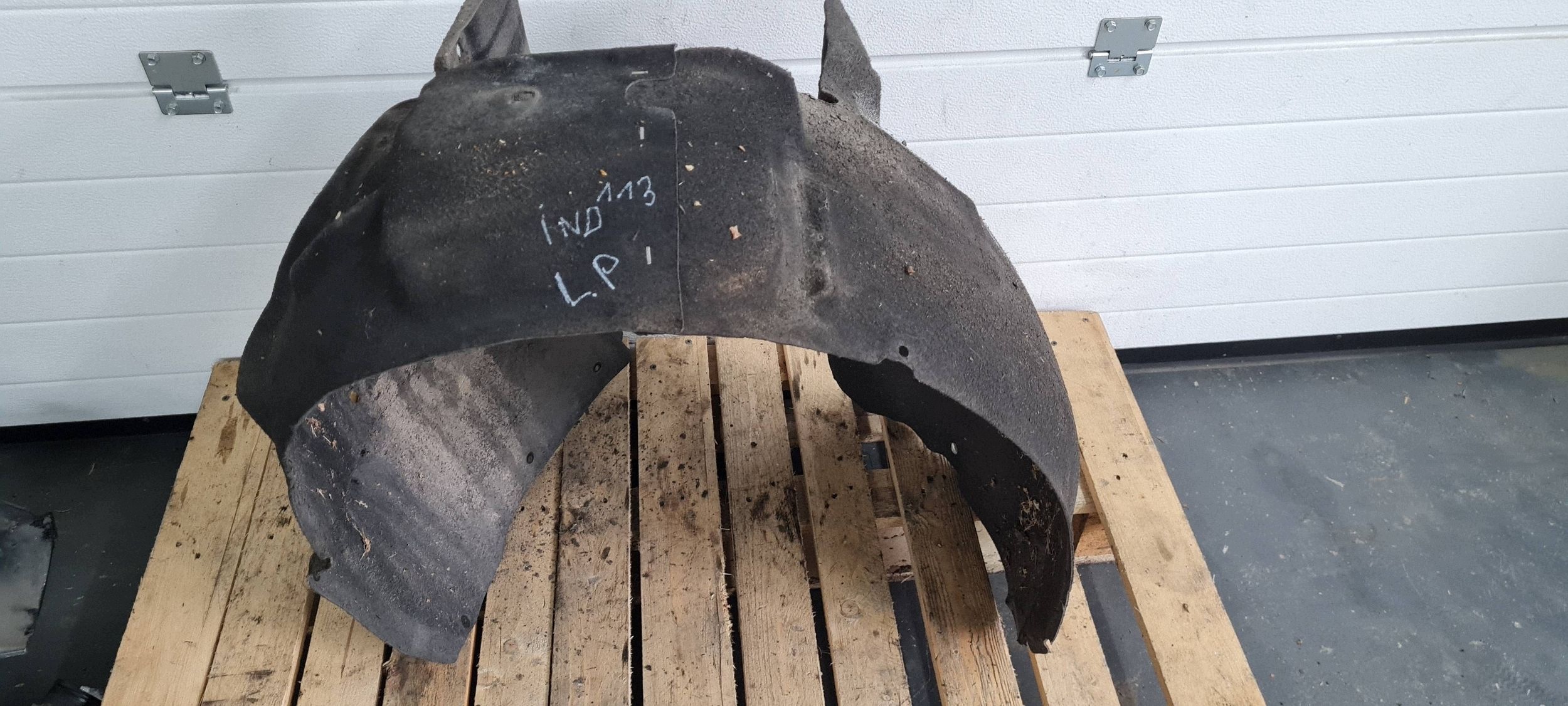 A5 8T LIFT mudguard left left front front MATERIAL 8T0821171M