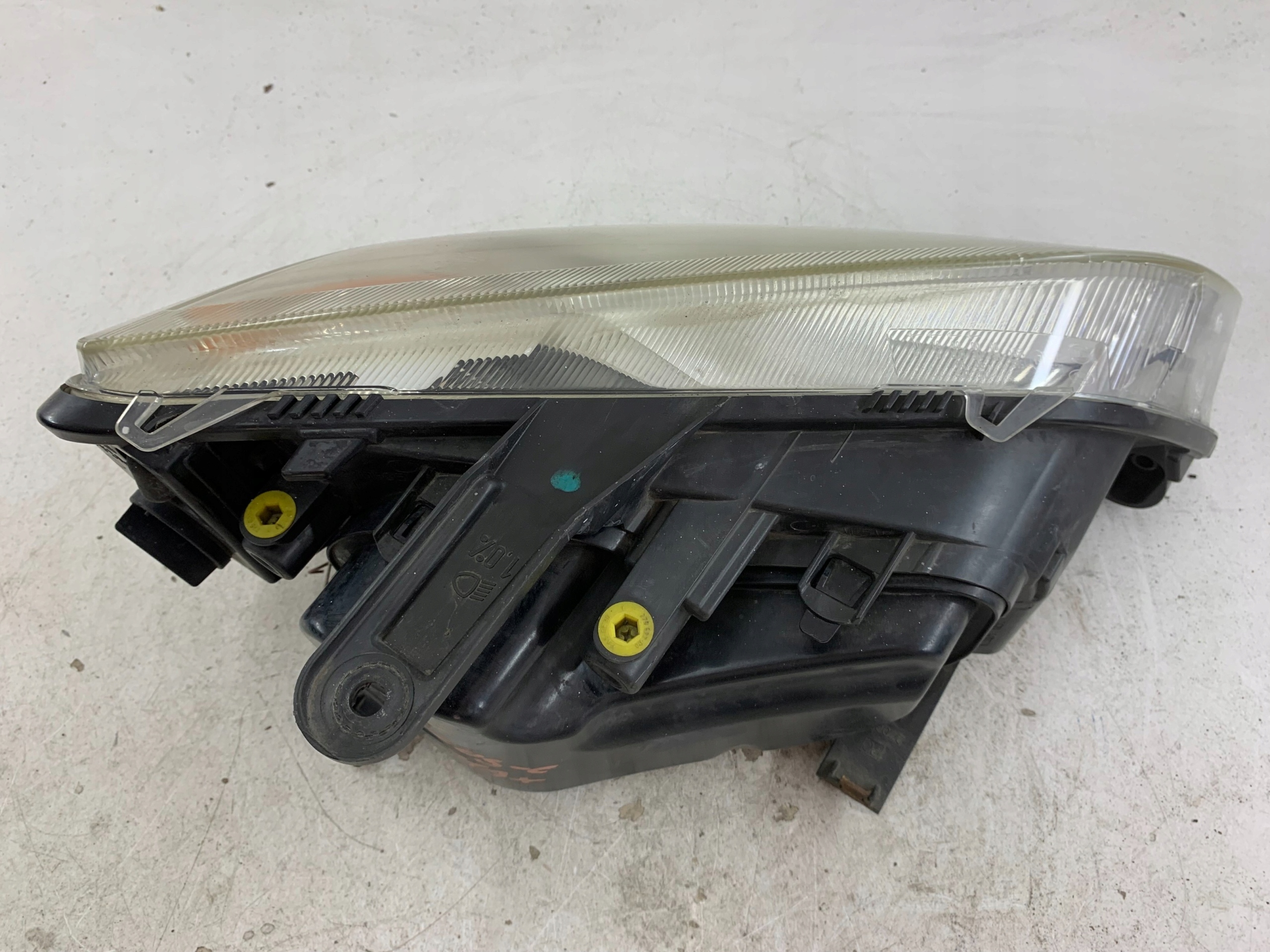 light left front FORD FOCUS C-MAX and 270601LH nice